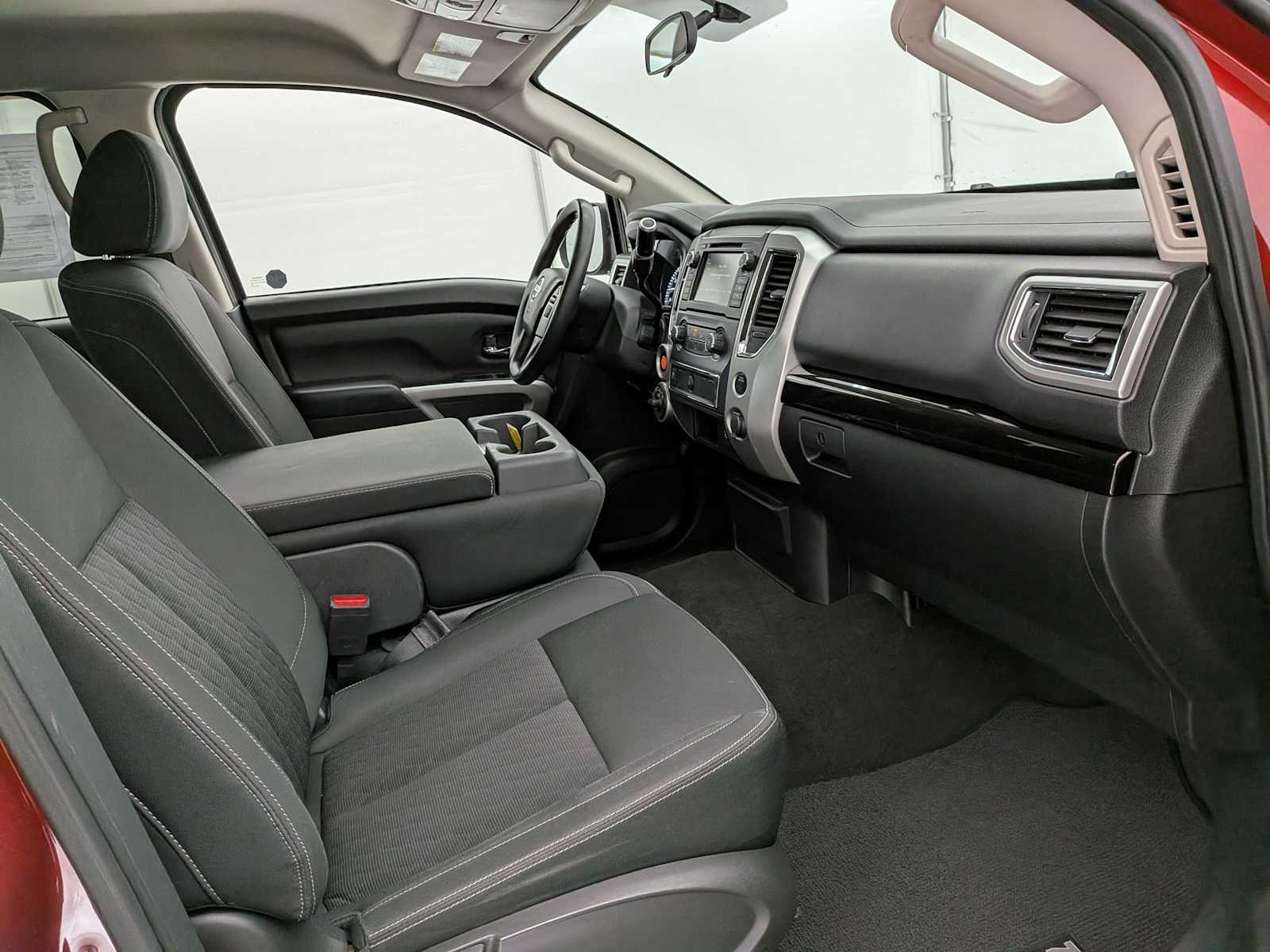 Thumbnail: 2019 Nissan Titan - 23