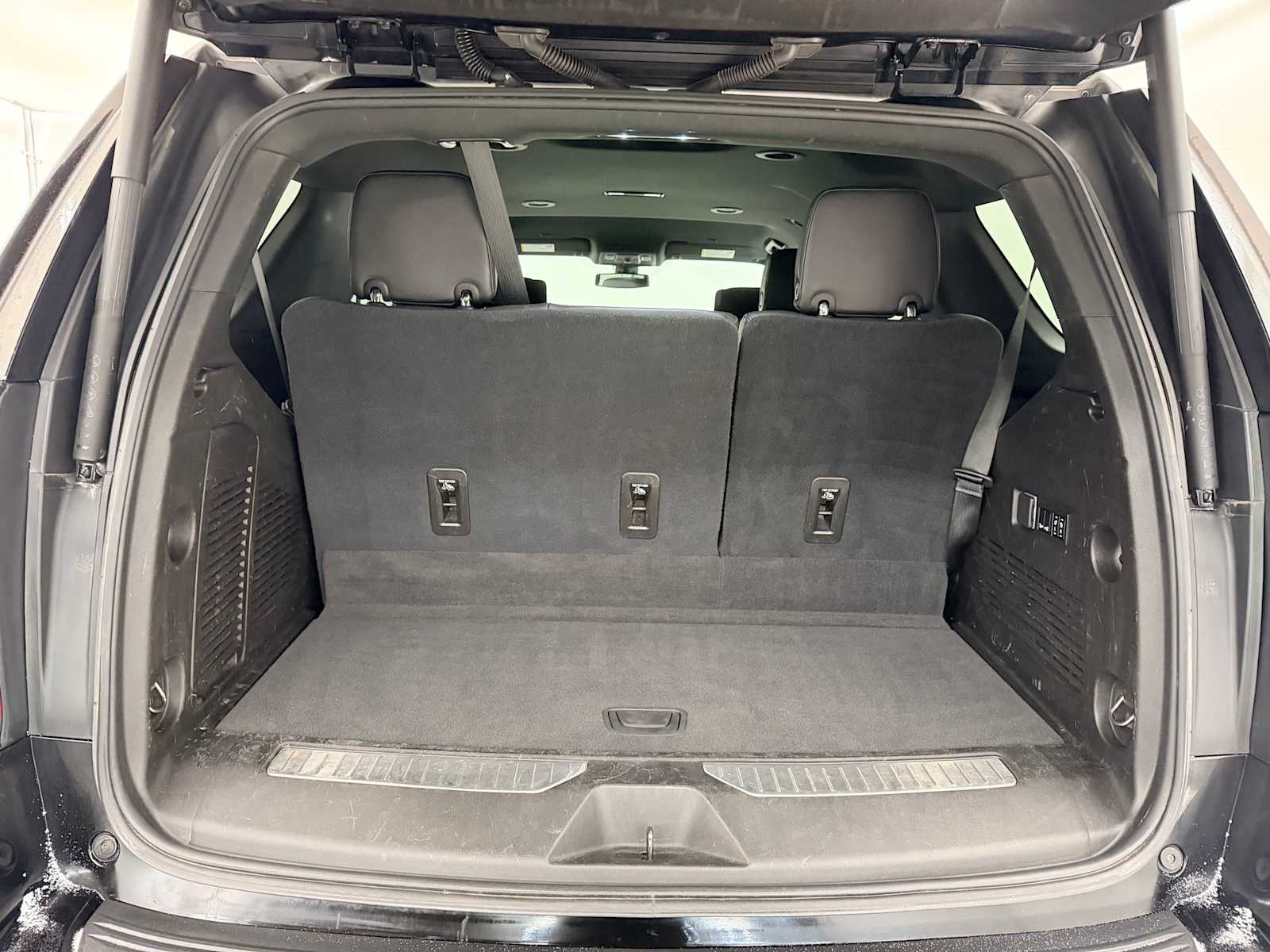 Thumbnail: 2021 Chevrolet Tahoe - 32