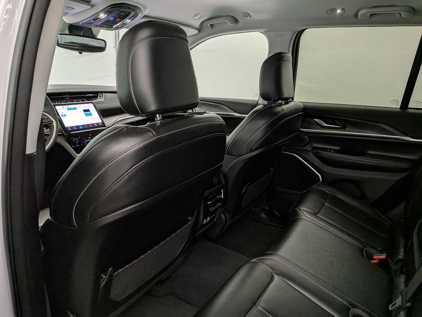 Thumbnail: 2023 Jeep Grand Cherokee - 18