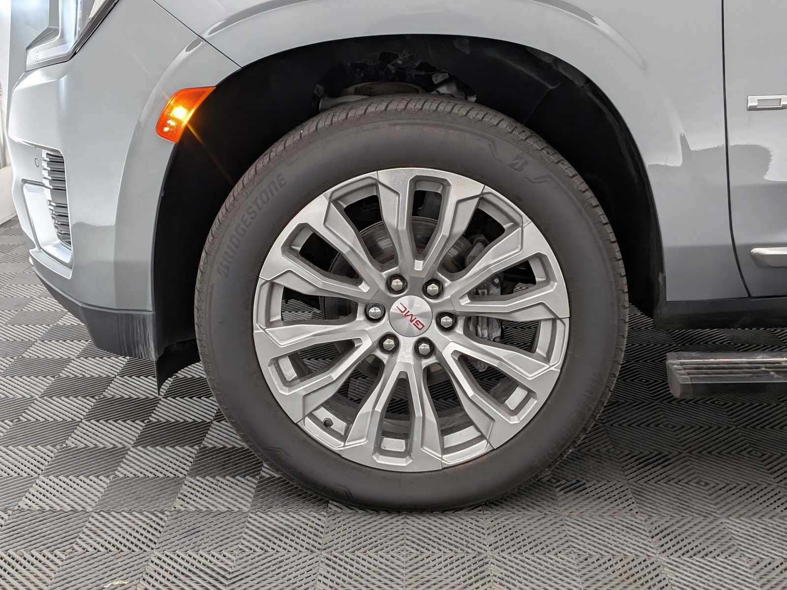 Thumbnail: 2024 GMC Yukon - 16