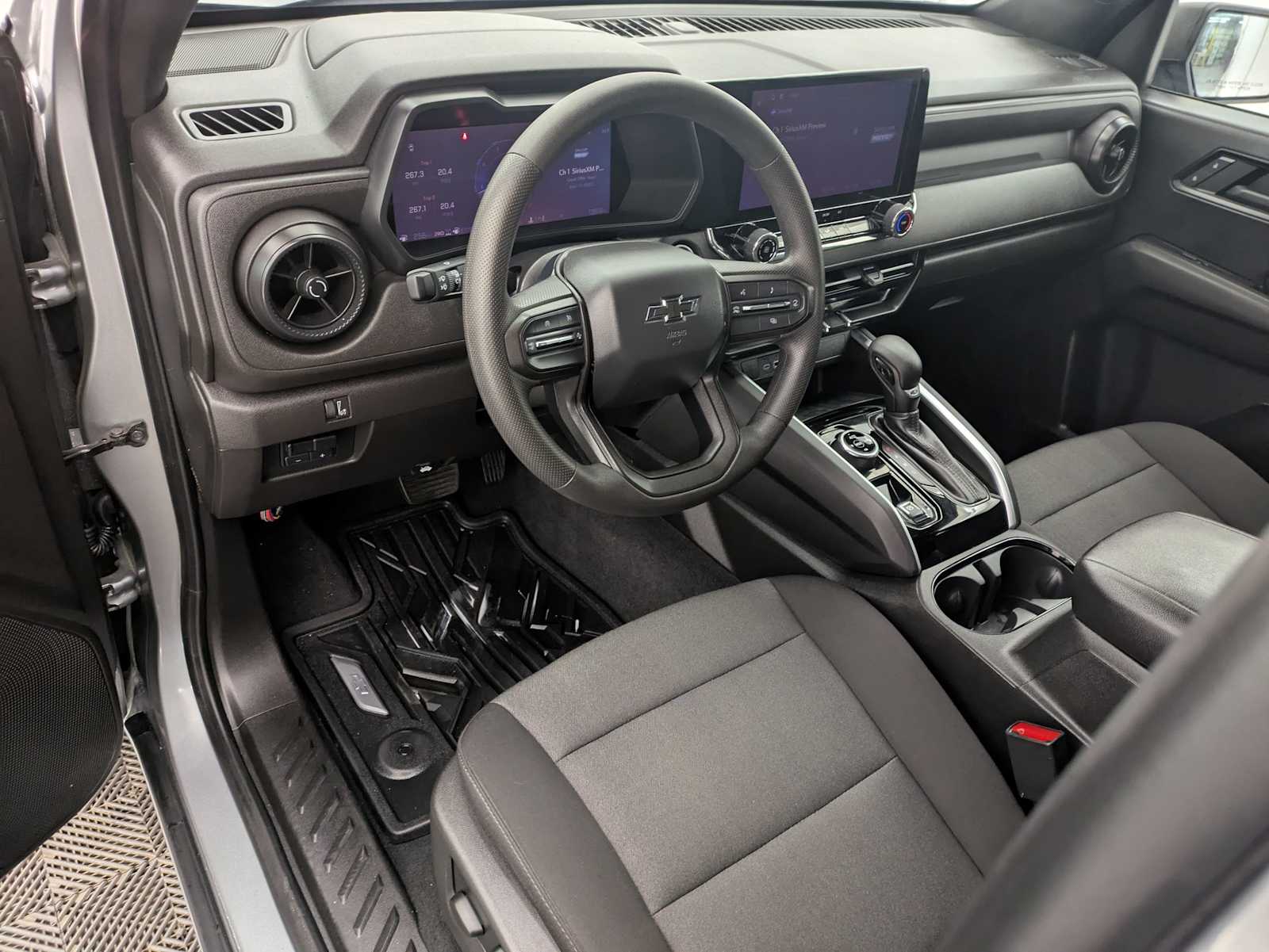 Thumbnail: 2024 Chevrolet Colorado - 2