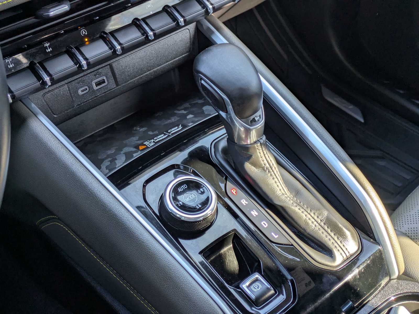 Thumbnail: 2023 Chevrolet Colorado - 31