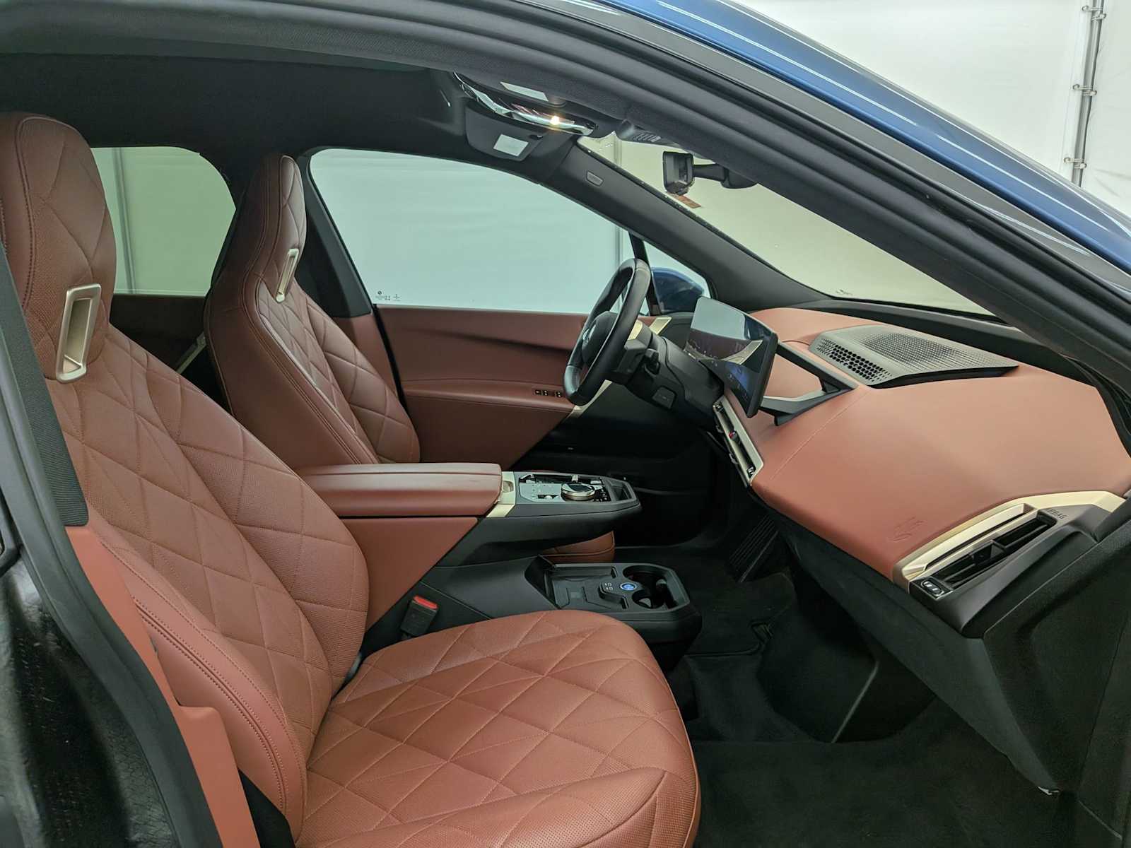 Thumbnail: 2023 BMW iX - 22