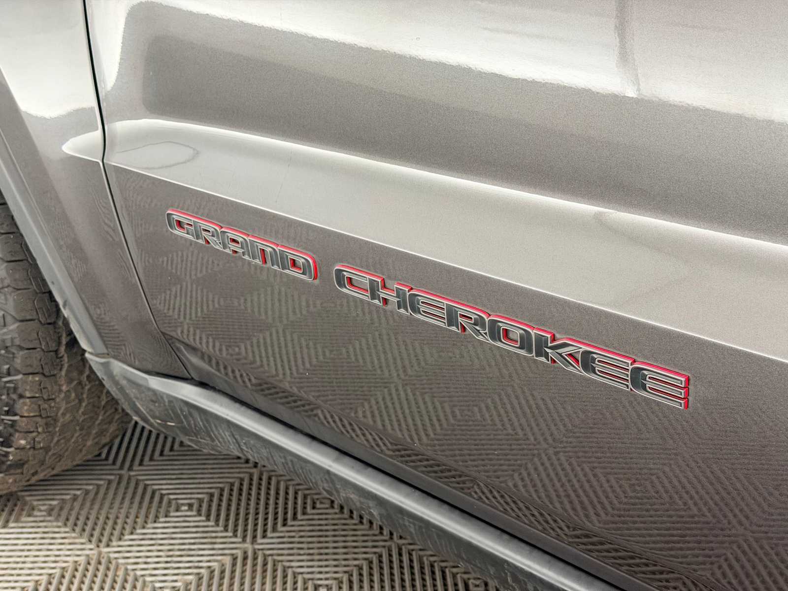 Thumbnail: 2021 Jeep Grand Cherokee - 14