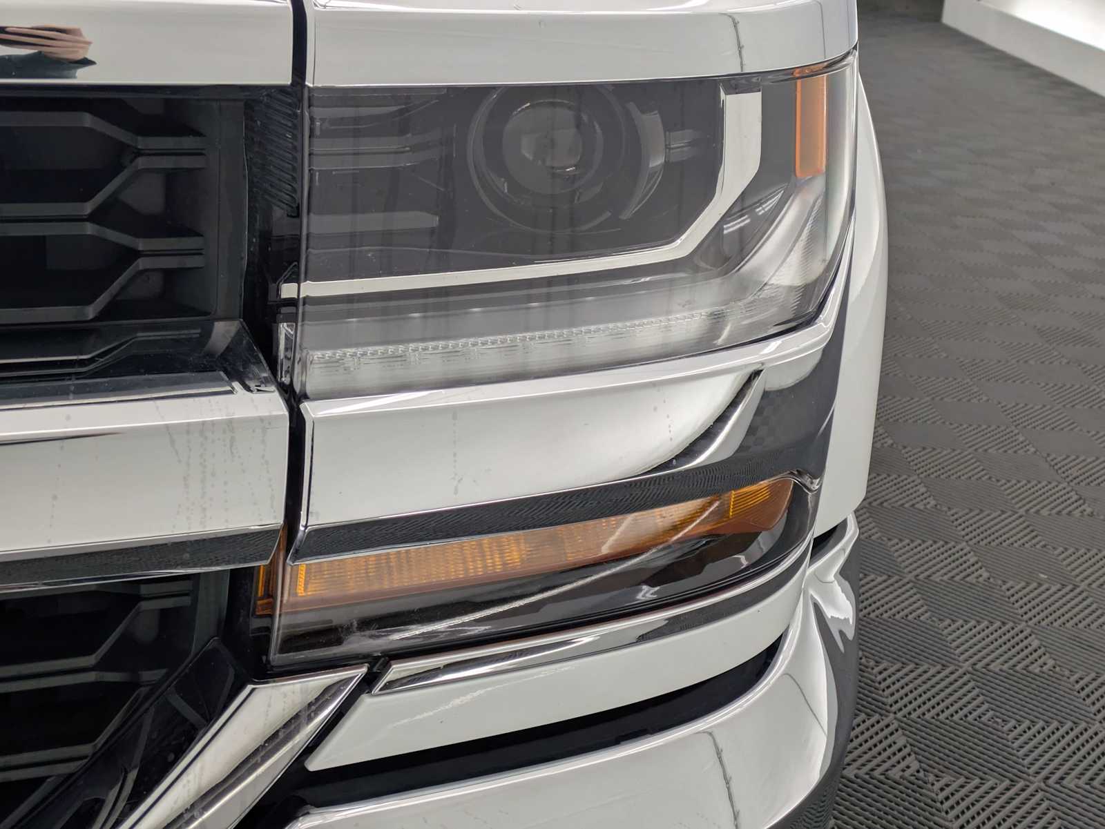 Thumbnail: 2017 Chevrolet Silverado 1500 - 10