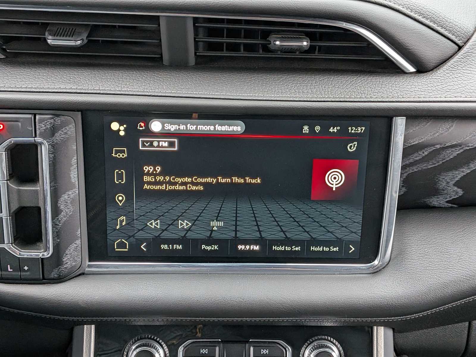 Thumbnail: 2023 GMC Yukon - 31