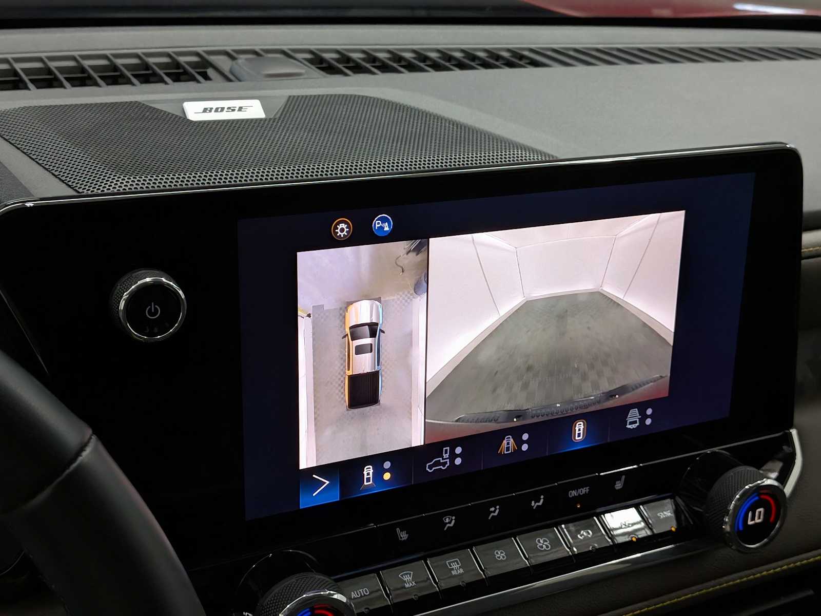 Thumbnail: 2024 Chevrolet Colorado - 31