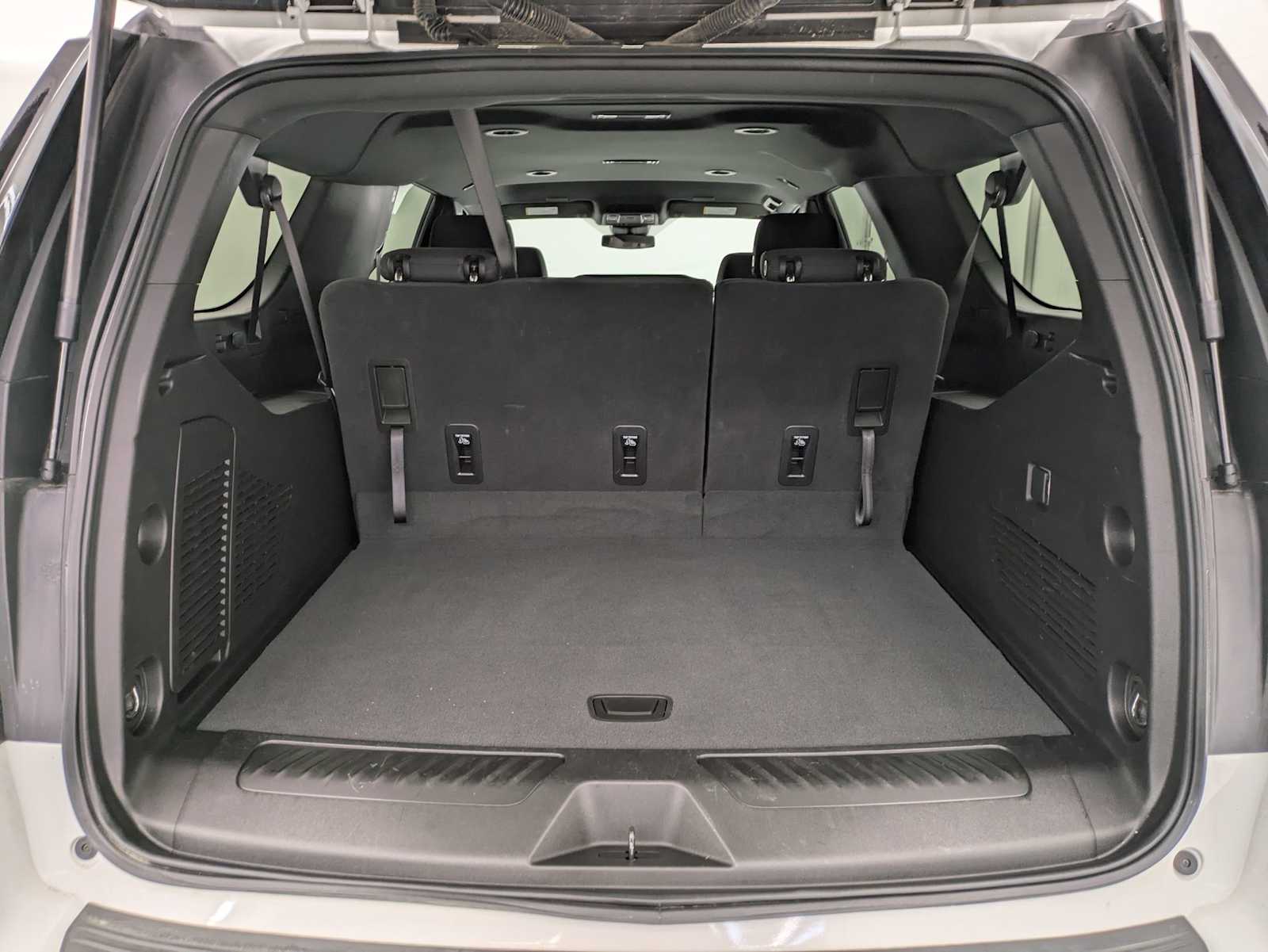 Thumbnail: 2025 Chevrolet Suburban - 30