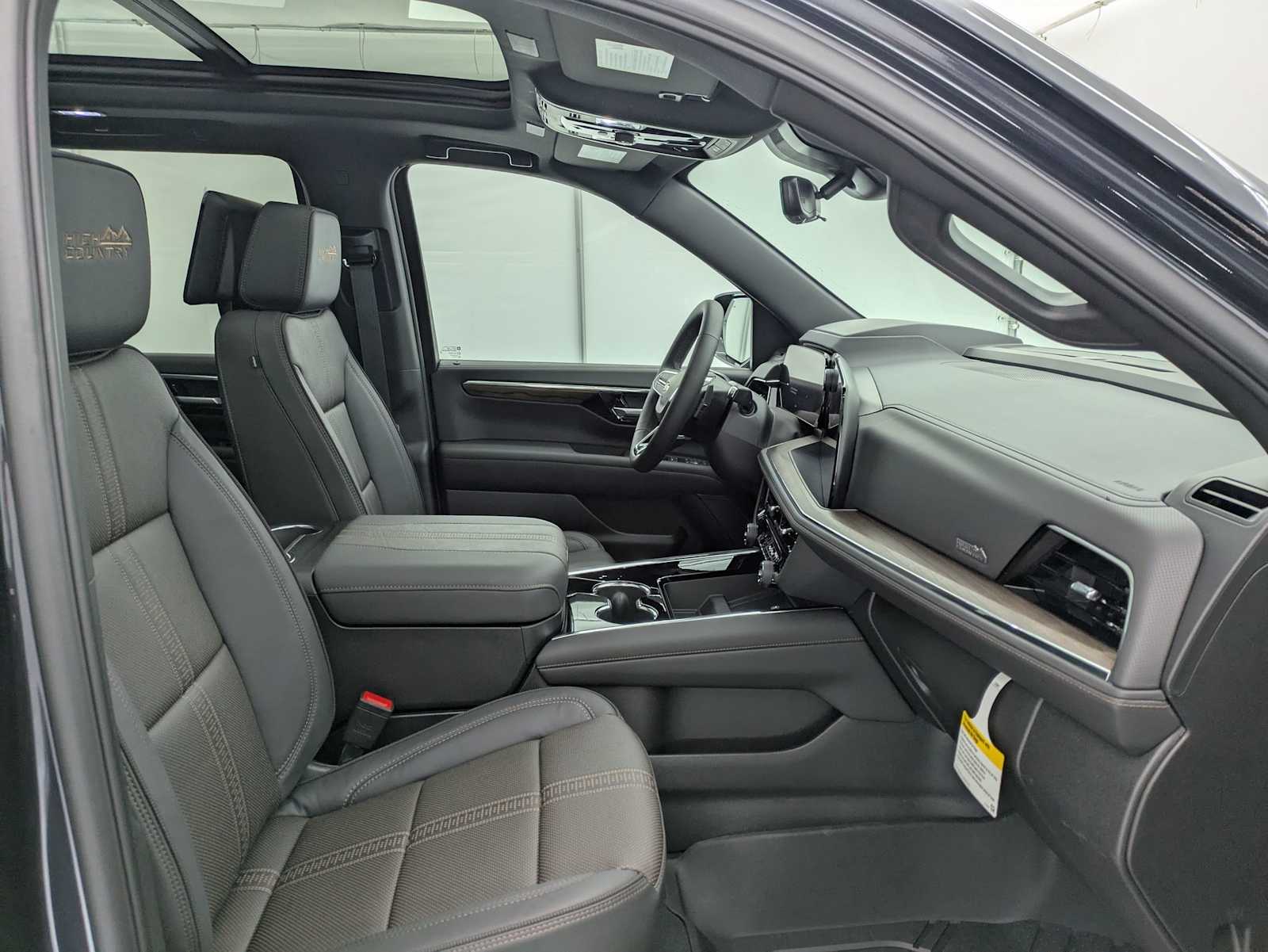 Thumbnail: 2026 Chevrolet Tahoe - 24