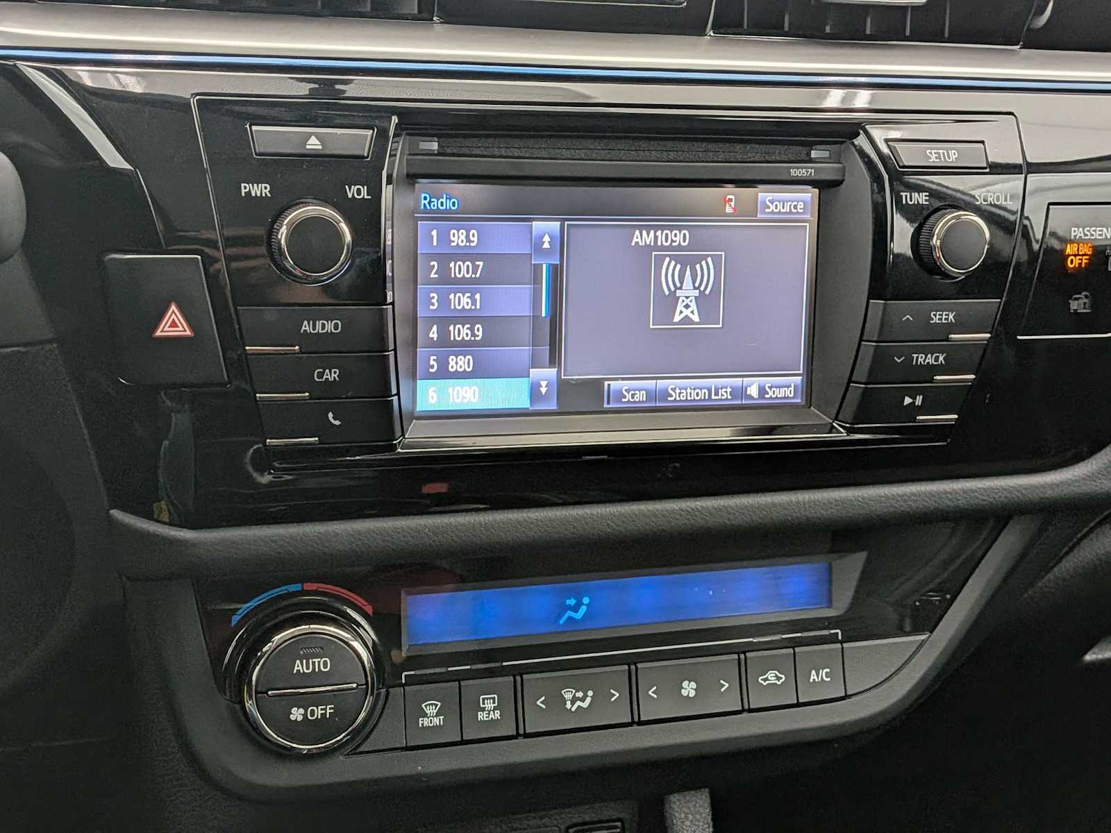 Thumbnail: 2016 Toyota Corolla - 30