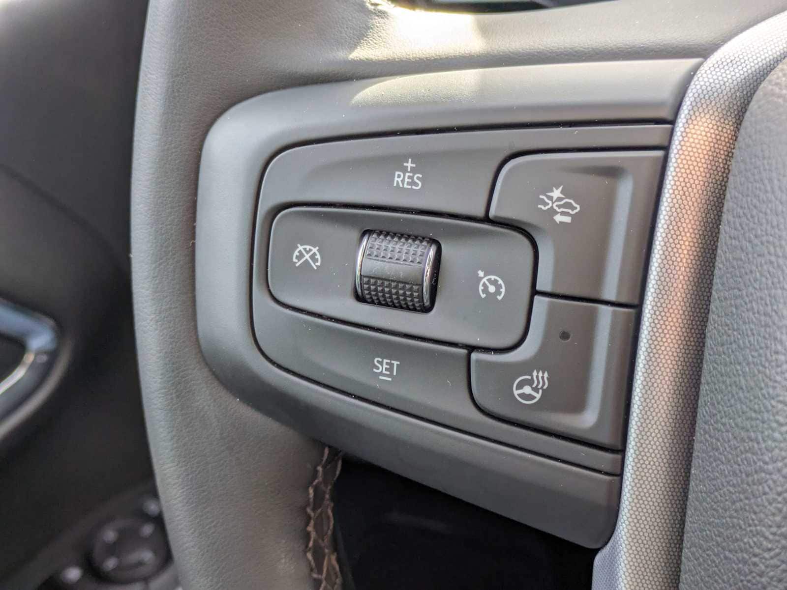 Thumbnail: 2024 GMC Sierra 2500 - 24