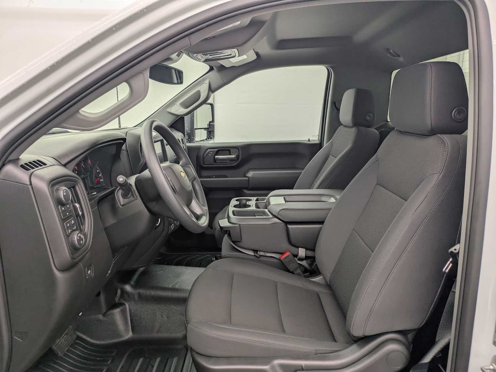 Thumbnail: 2026 Chevrolet Silverado 3500 - 16