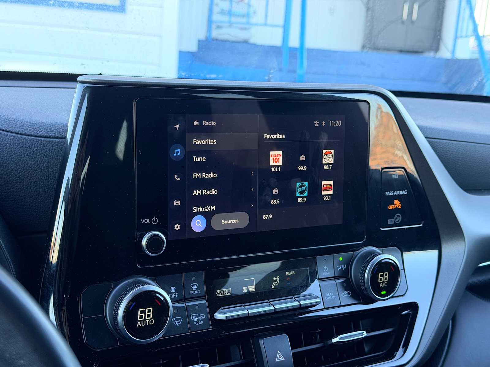 Thumbnail: 2024 Toyota Highlander - 30