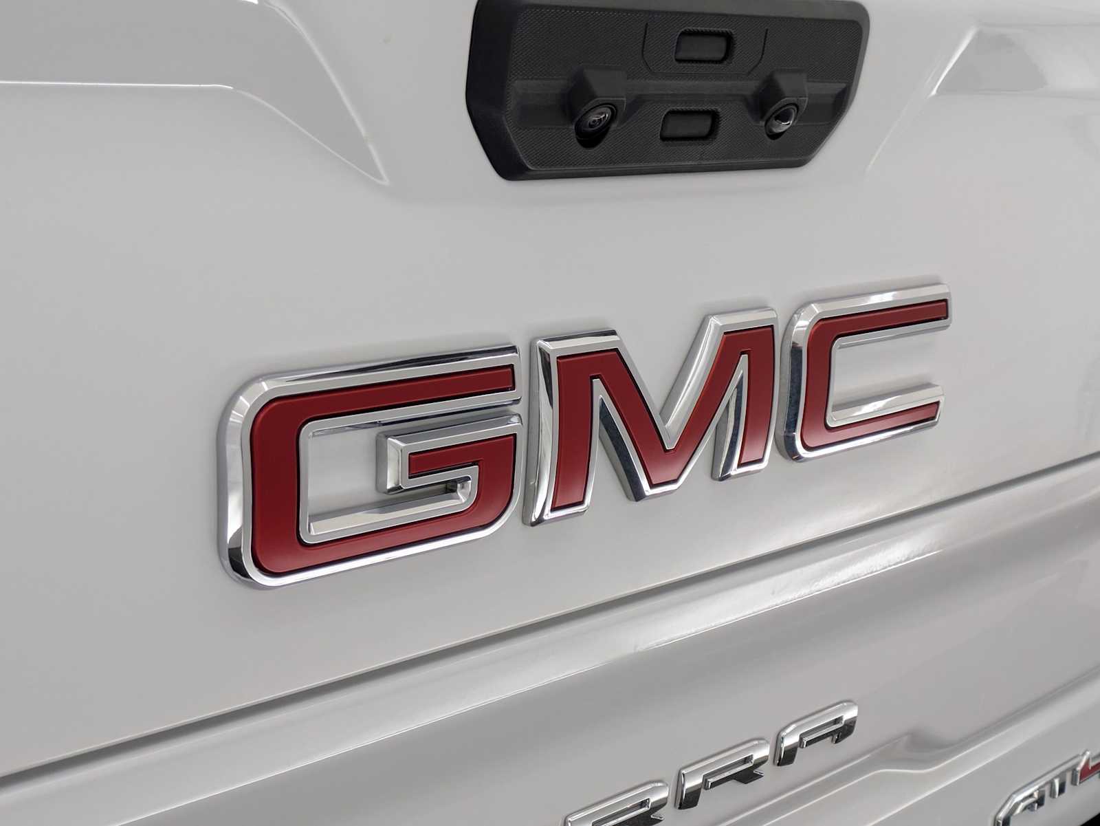 2025 GMC Sierra 1500 AT4X 13