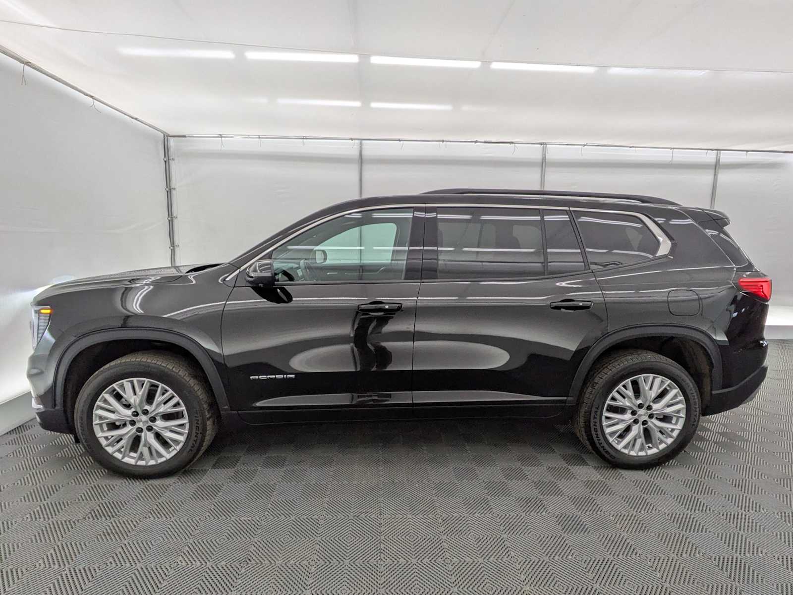 Thumbnail: 2025 GMC Acadia - 3