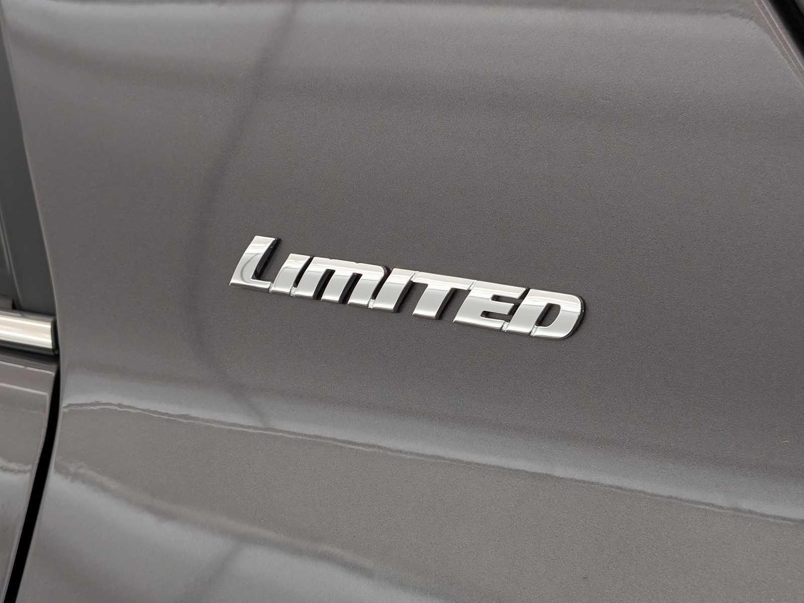 Thumbnail: 2016 Toyota 4Runner - 12