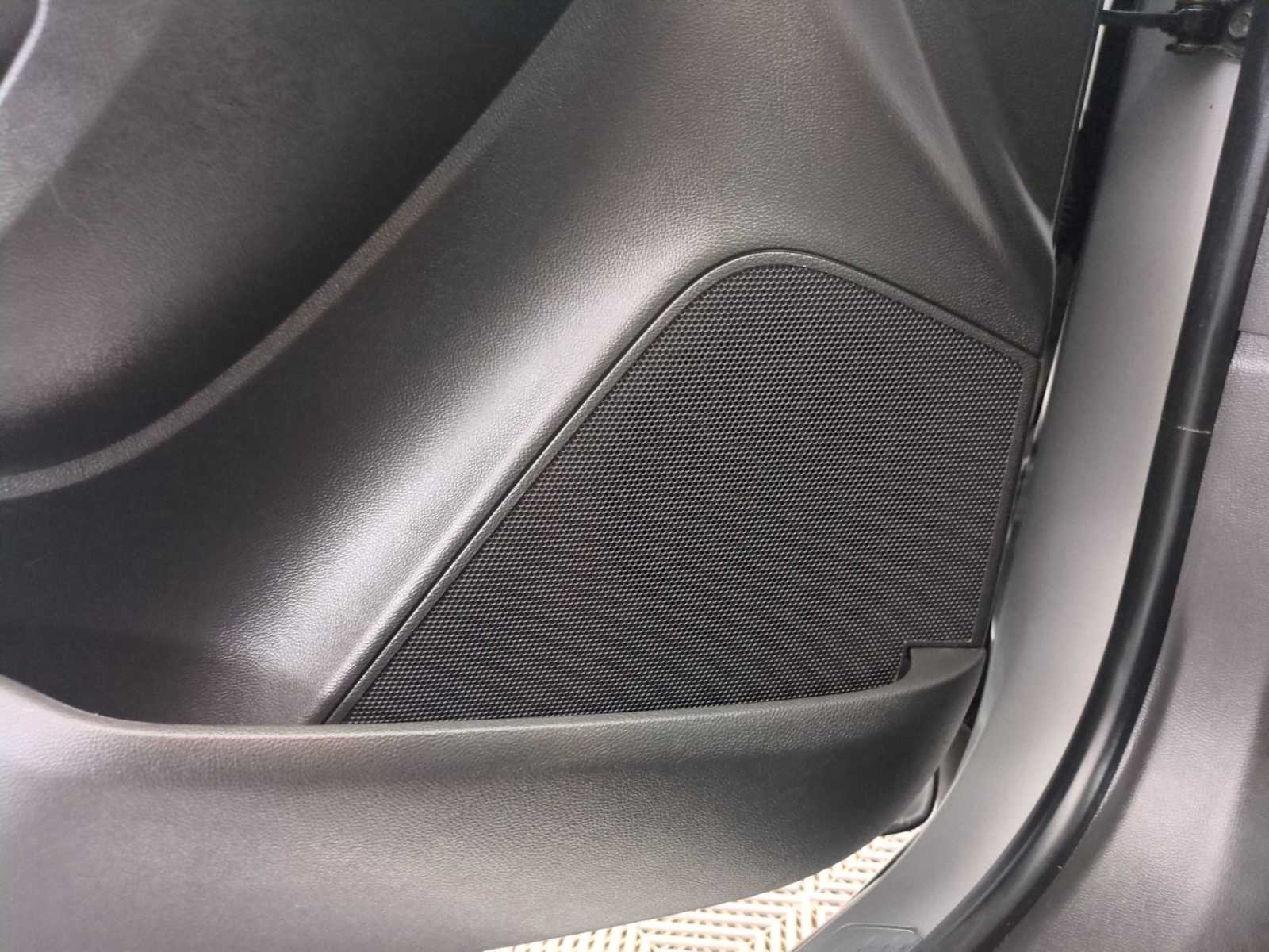 Thumbnail: 2014 Buick Encore - 26