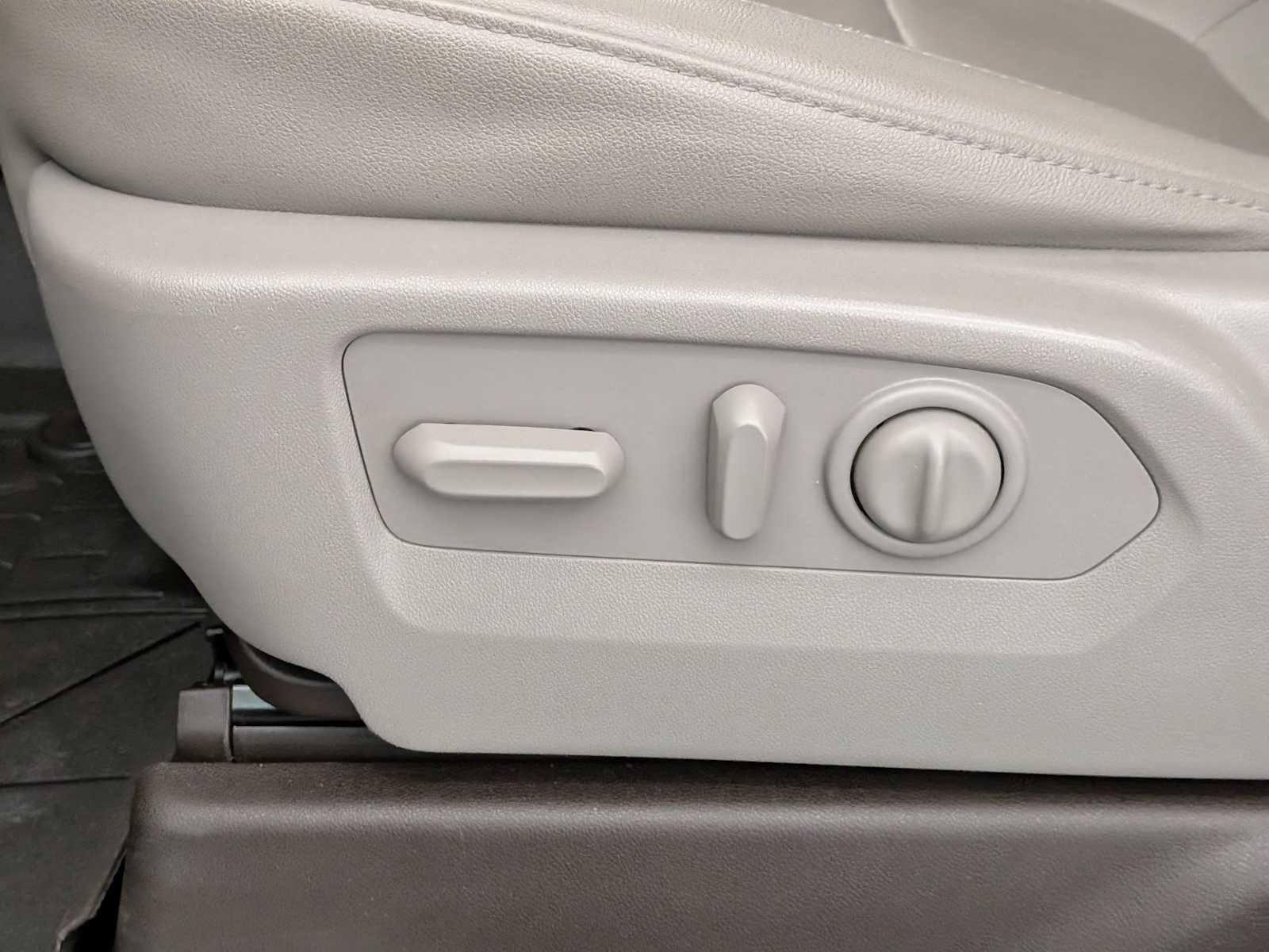 Thumbnail: 2021 Chevrolet Silverado 1500 - 19