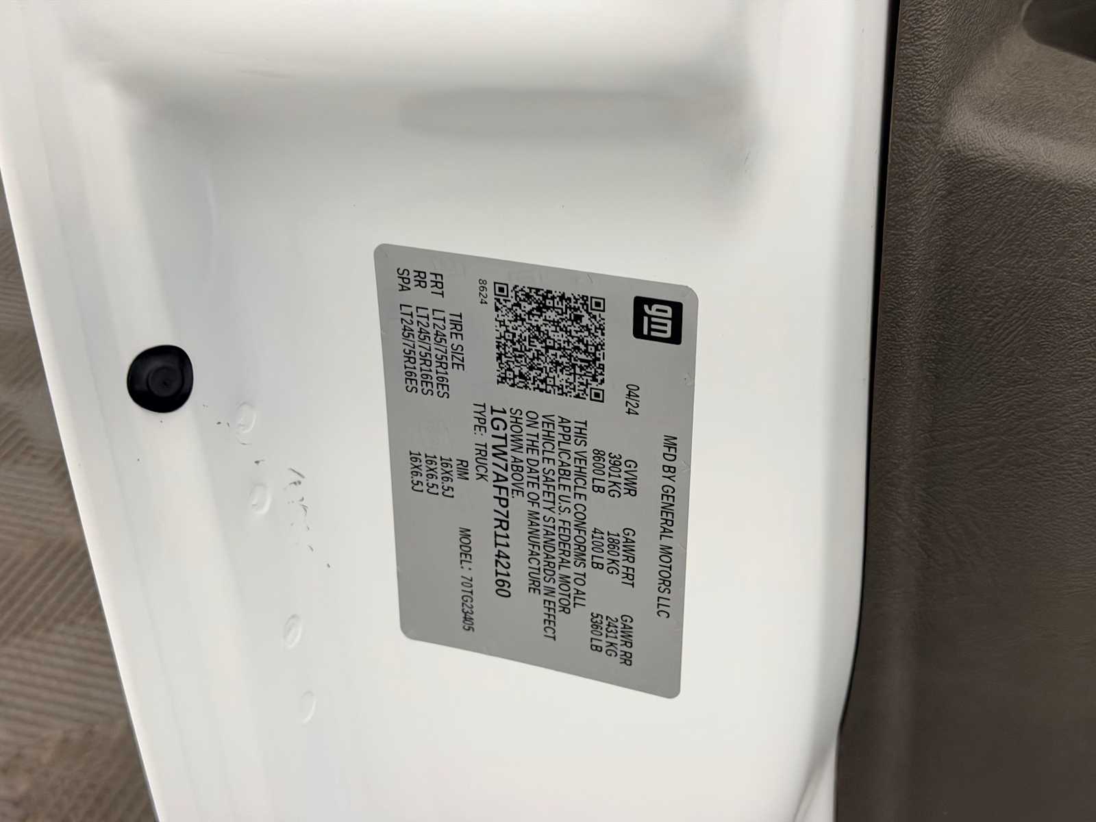 Thumbnail: 2024 GMC Savana - 29