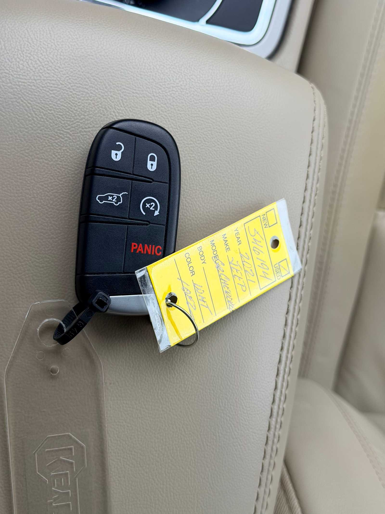 Thumbnail: 2021 Jeep Grand Cherokee - 35