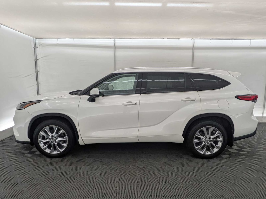 Used 2021 Toyota Highlander Limited SUV