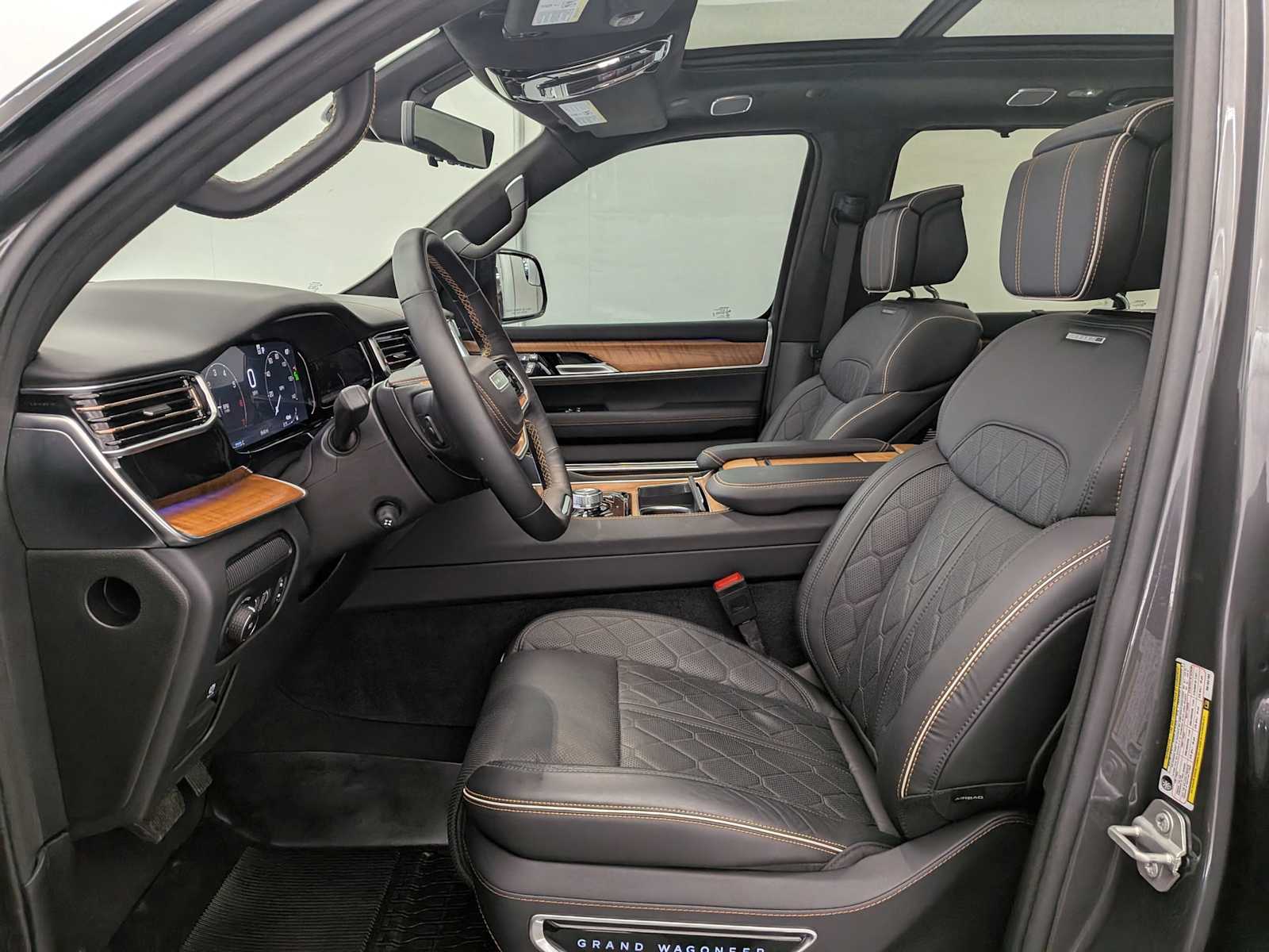 Thumbnail: 2024 Jeep Grand Wagoneer - 16