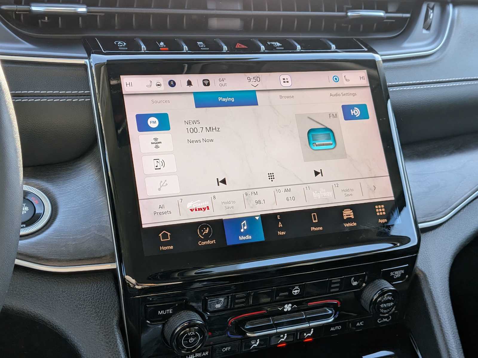 Thumbnail: 2023 Jeep Grand Cherokee - 30