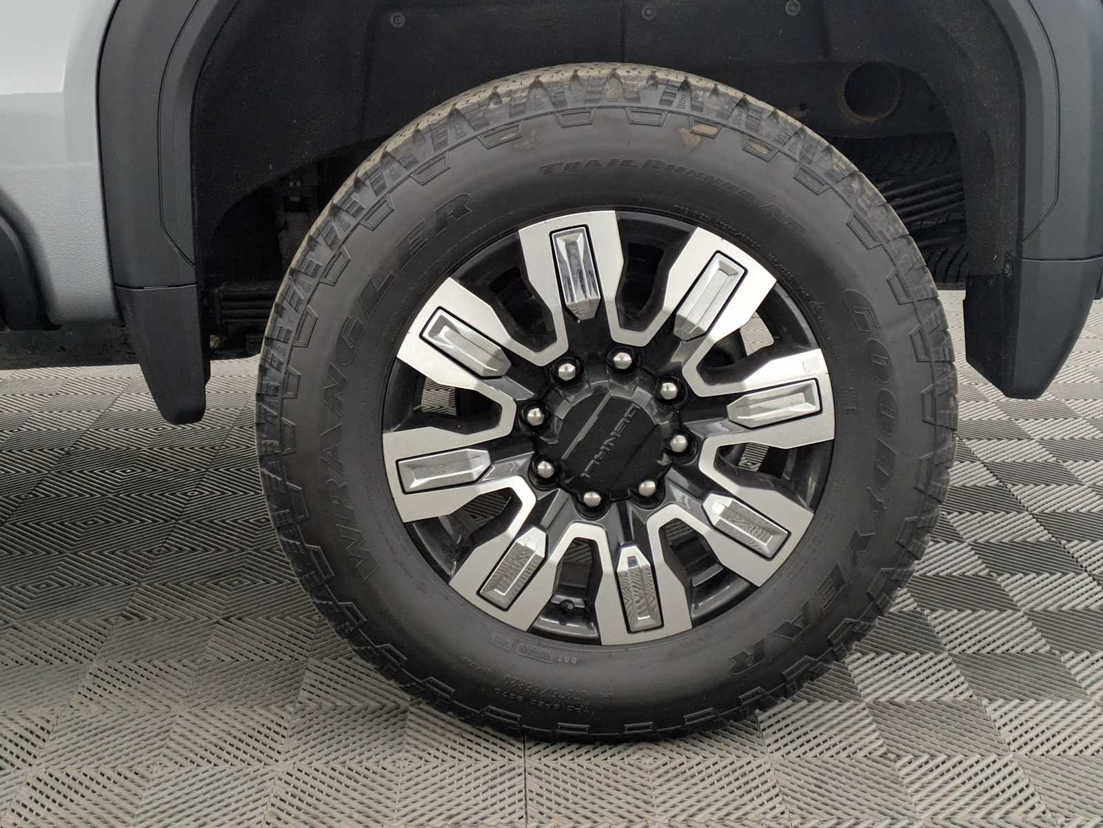 Thumbnail: 2025 GMC Sierra 2500 - 15