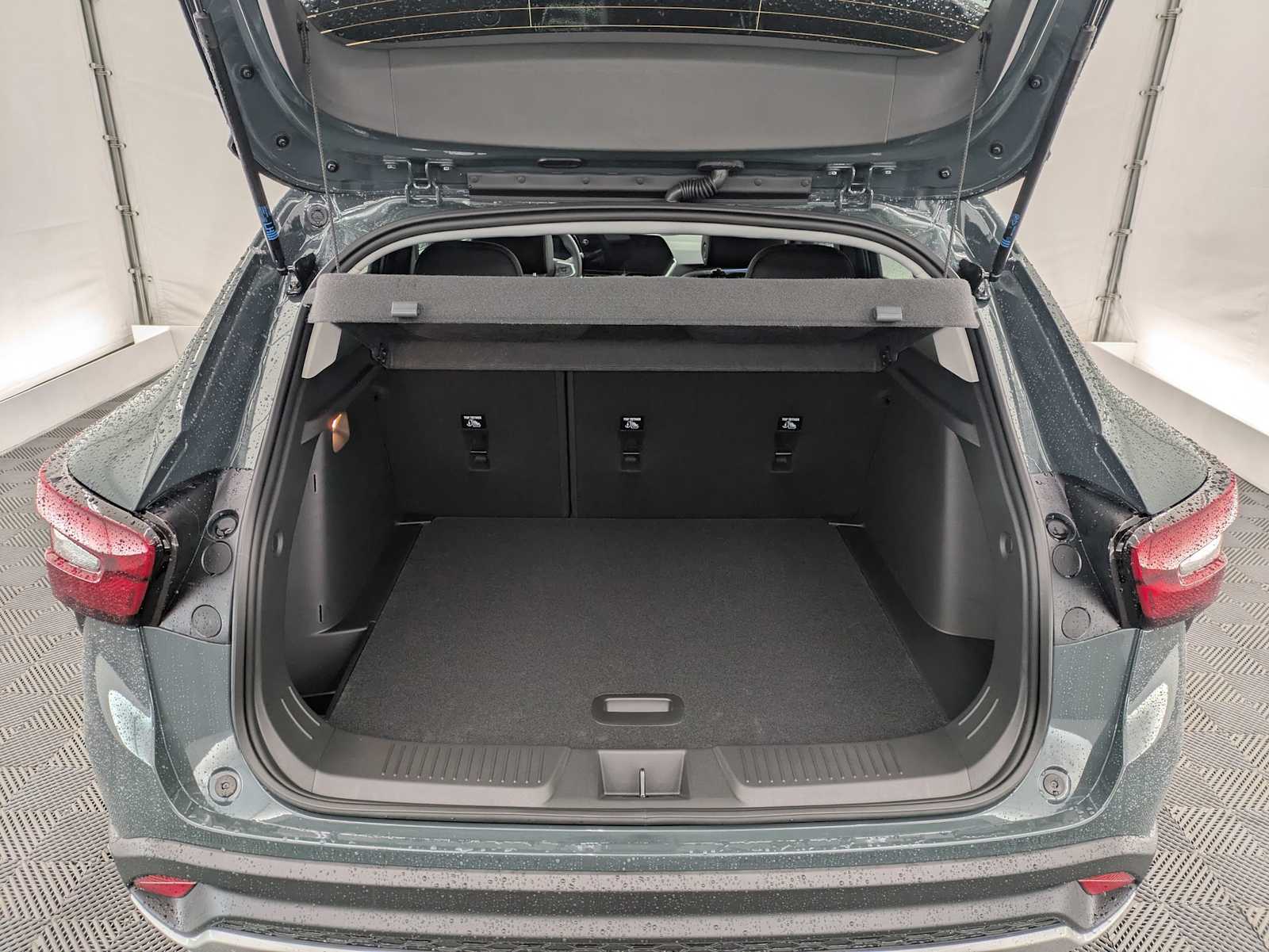 Thumbnail: 2026 Chevrolet Trax - 32