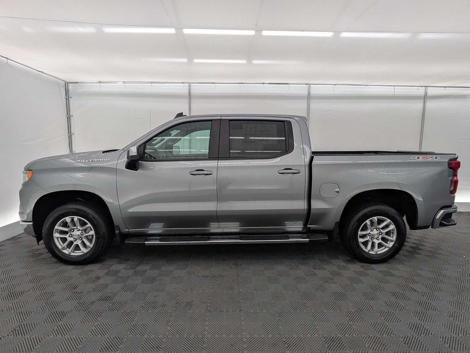 Thumbnail: 2026 Chevrolet Silverado 1500 - 3