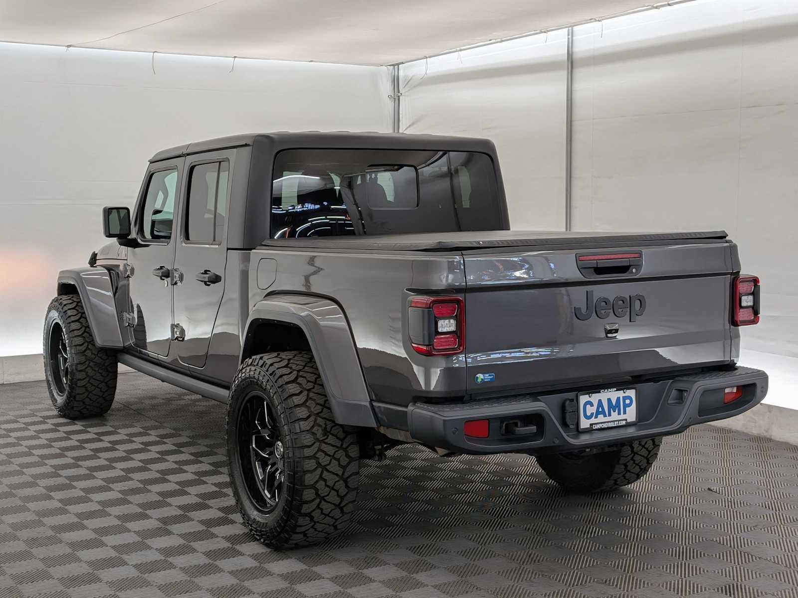 2021 Jeep Gladiator Willys photo 4