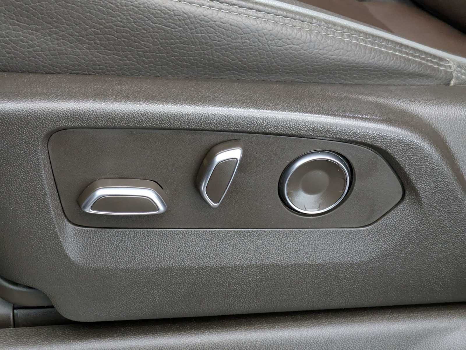 Thumbnail: 2025 GMC Sierra 2500 - 19