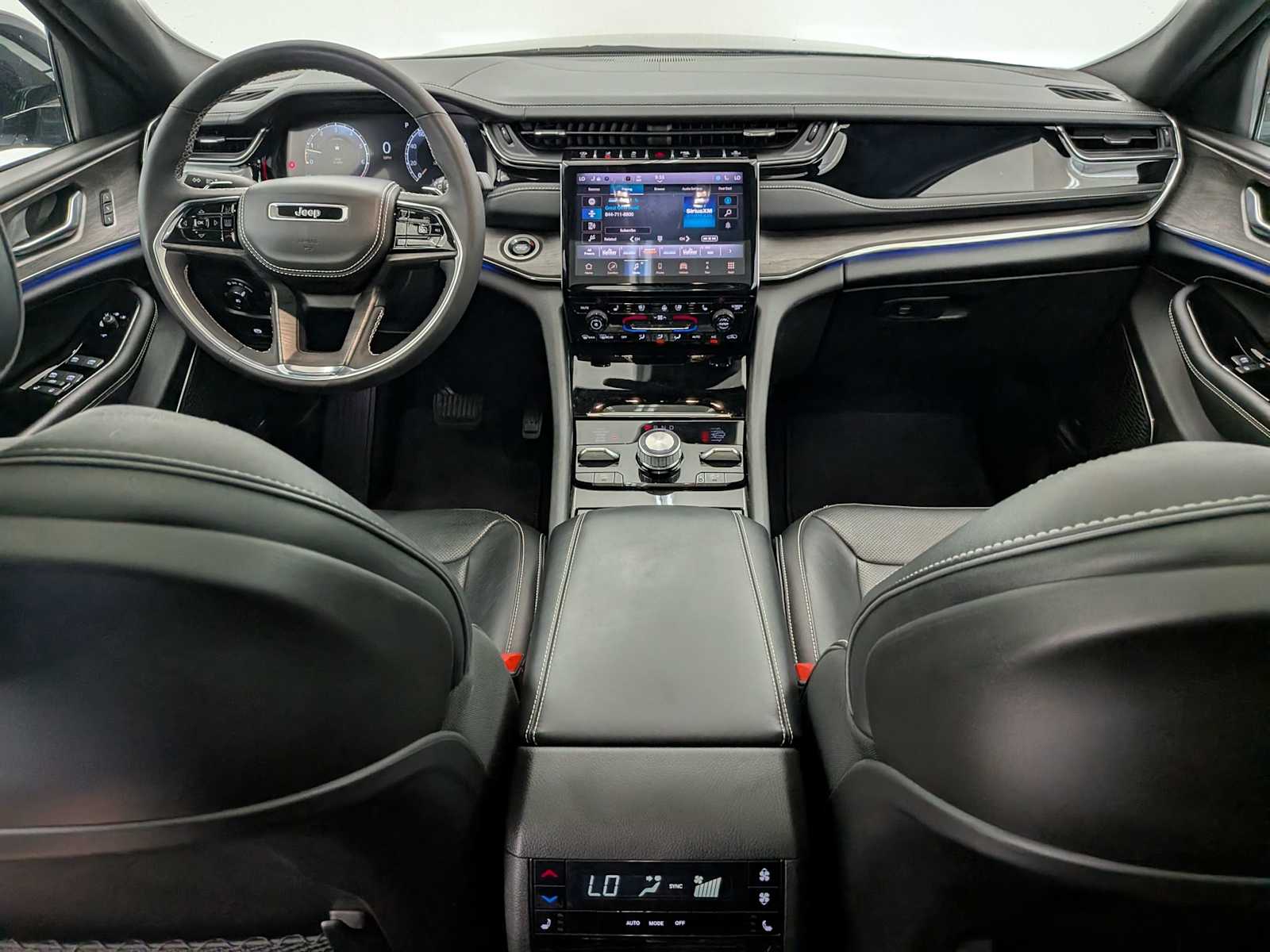 Thumbnail: 2024 Jeep Grand Cherokee L - 17