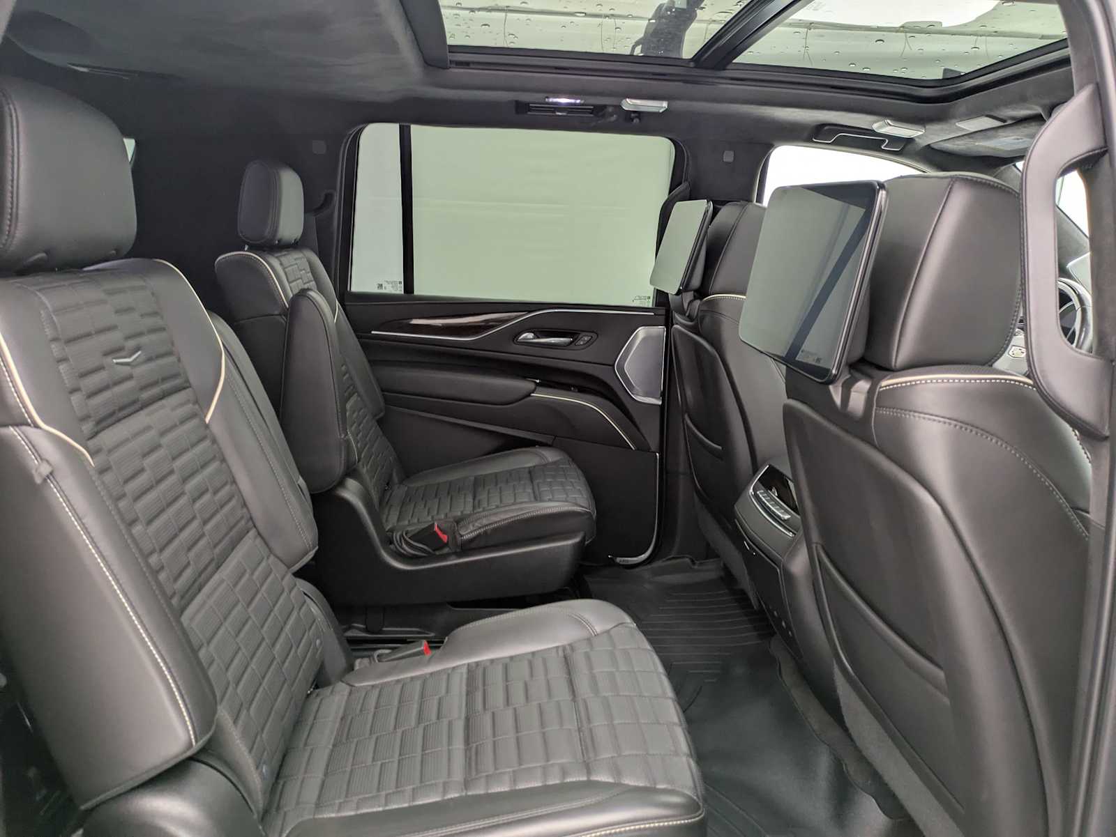 Thumbnail: 2022 Cadillac Escalade - 21