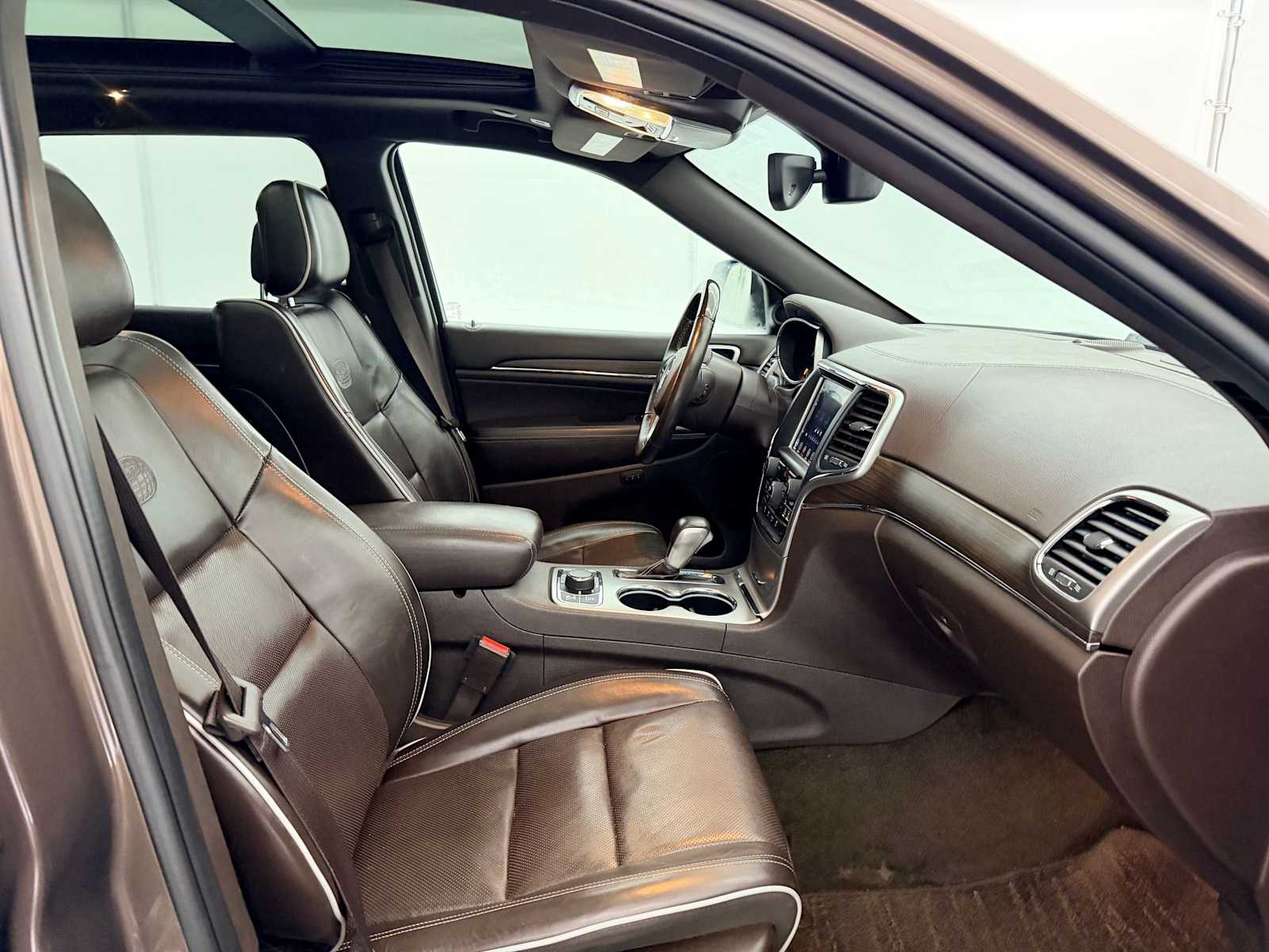 Thumbnail: 2018 Jeep Grand Cherokee - 23