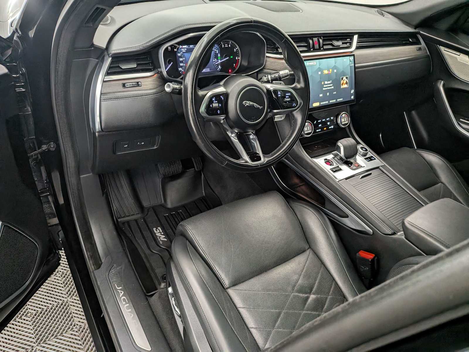 Thumbnail: 2021 Jaguar F-Pace - 2