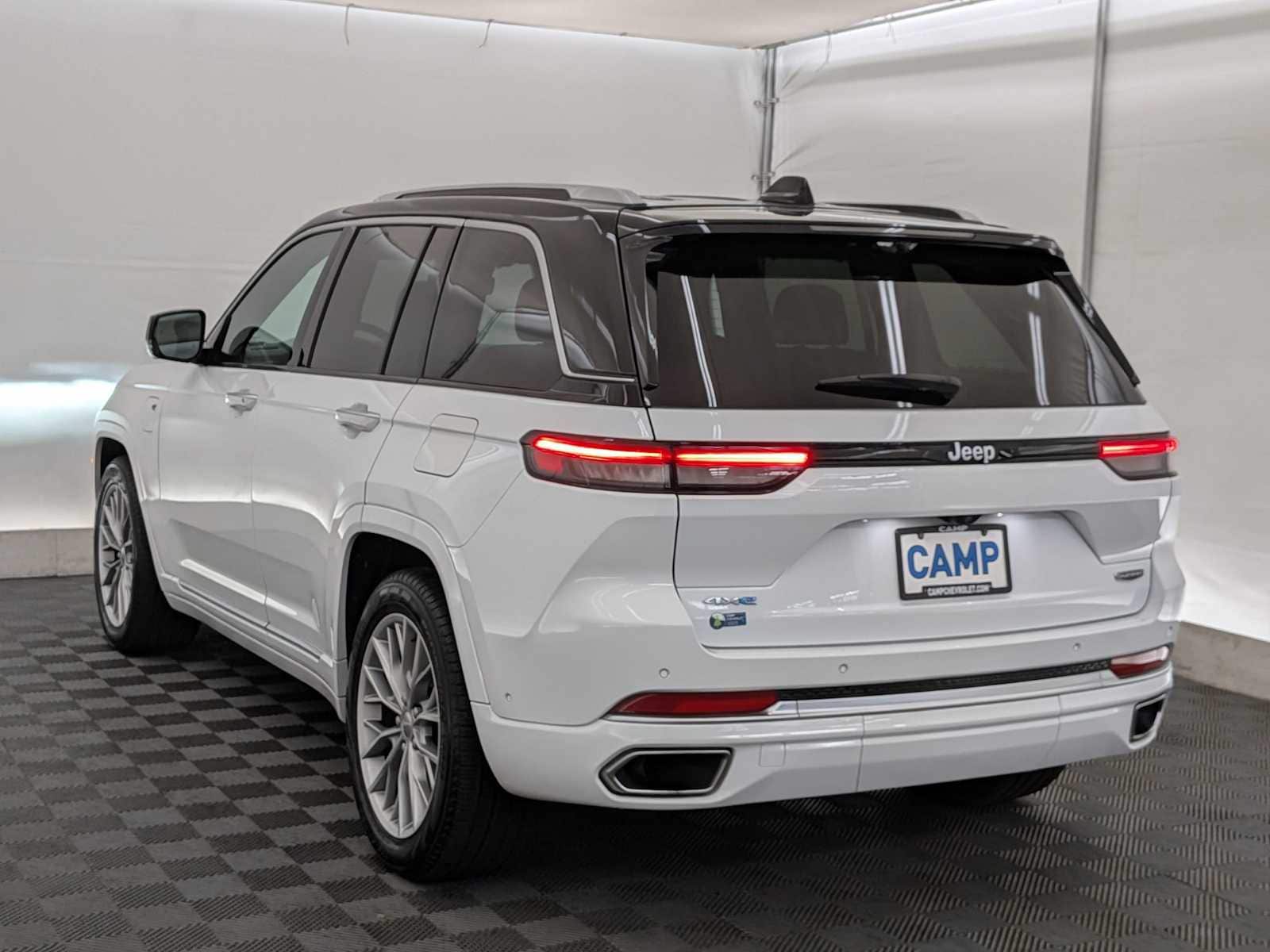 Thumbnail: 2023 Jeep Grand Cherokee - 4