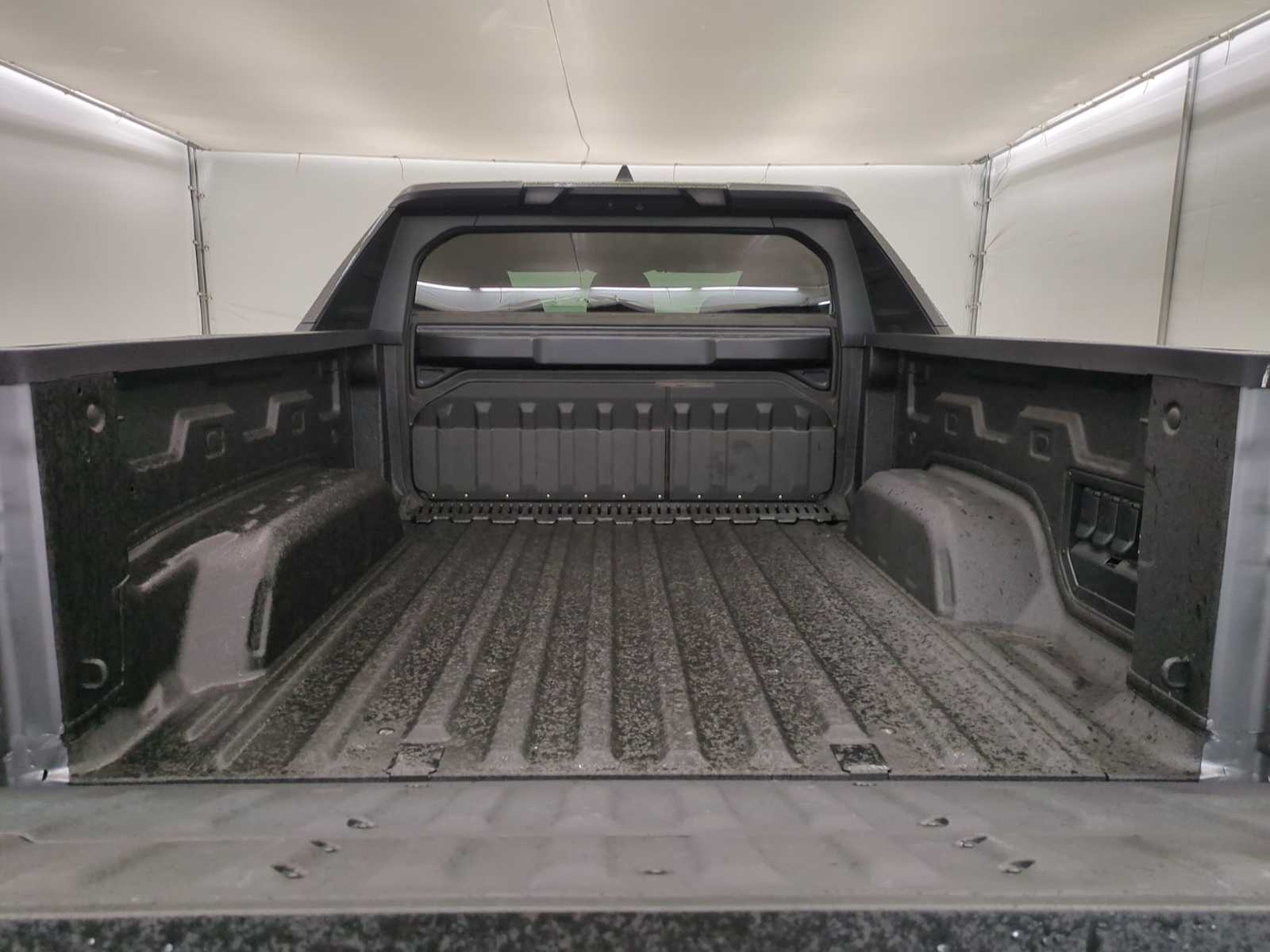 Thumbnail: 2026 Chevrolet Silverado EV - 31