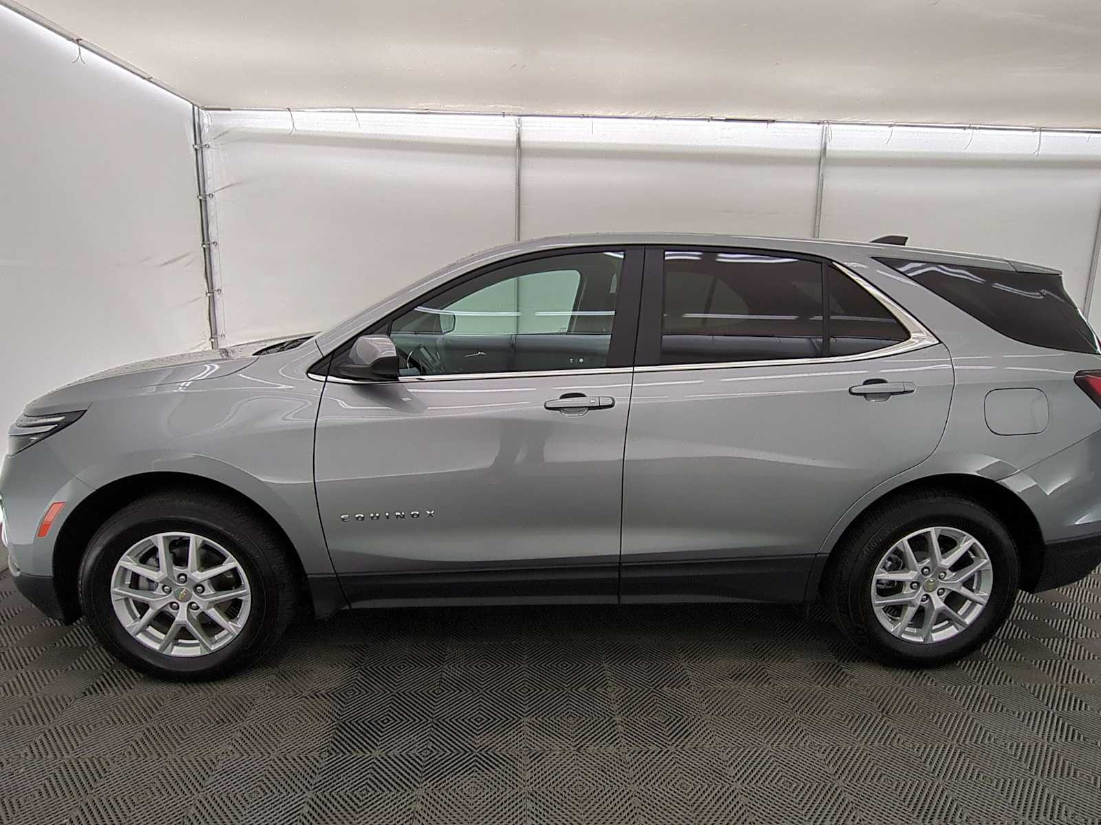 Thumbnail: 2023 Chevrolet Equinox - 3