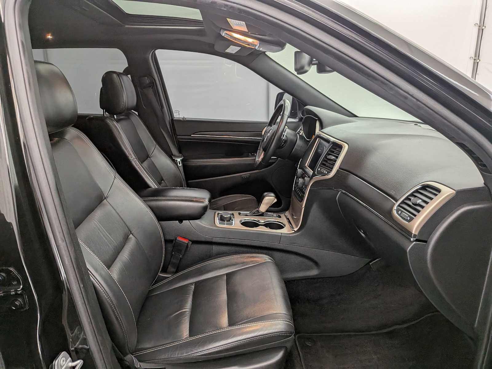 Thumbnail: 2016 Jeep Grand Cherokee - 24