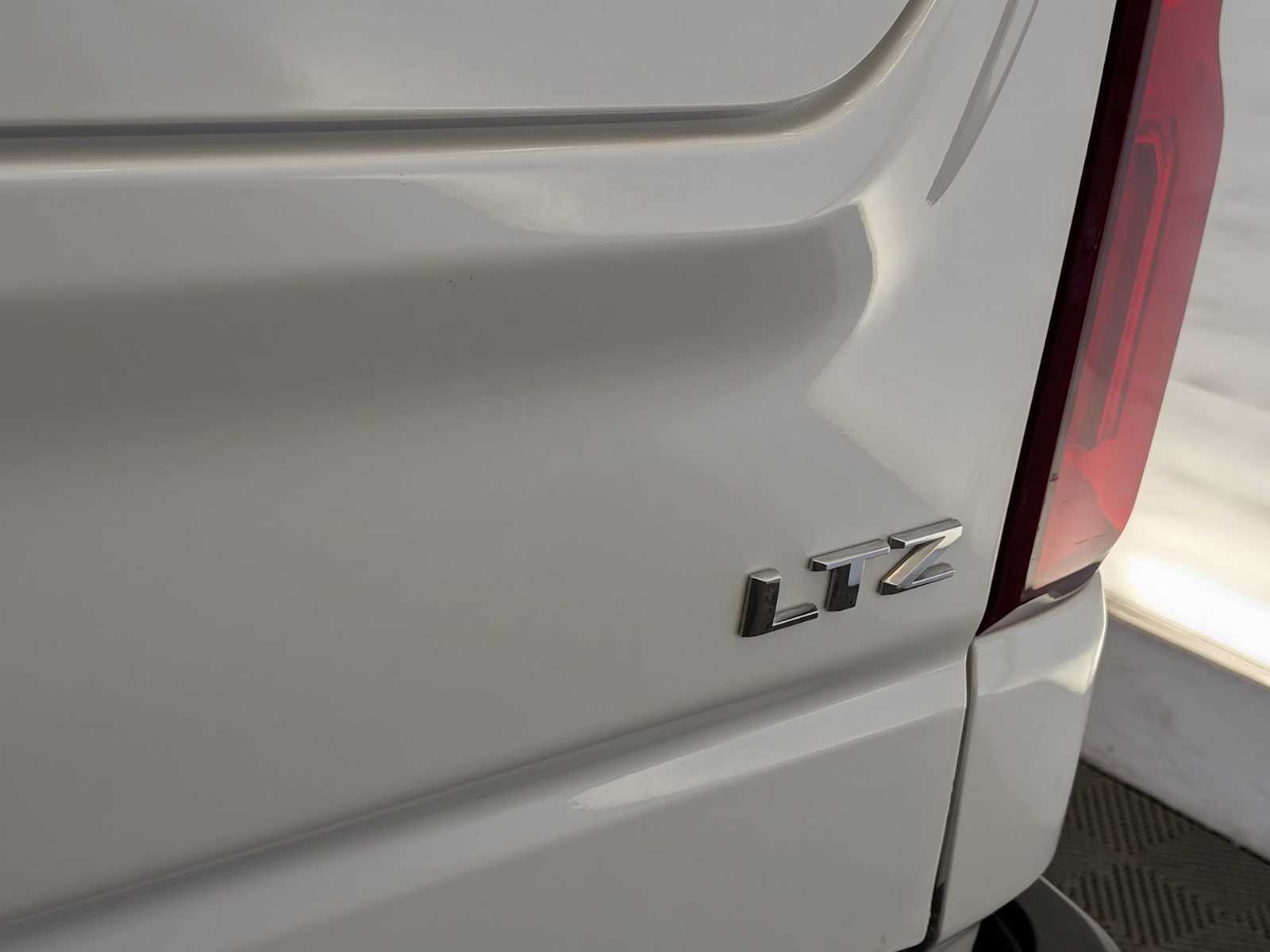 Thumbnail: 2021 Chevrolet Silverado 1500 - 14