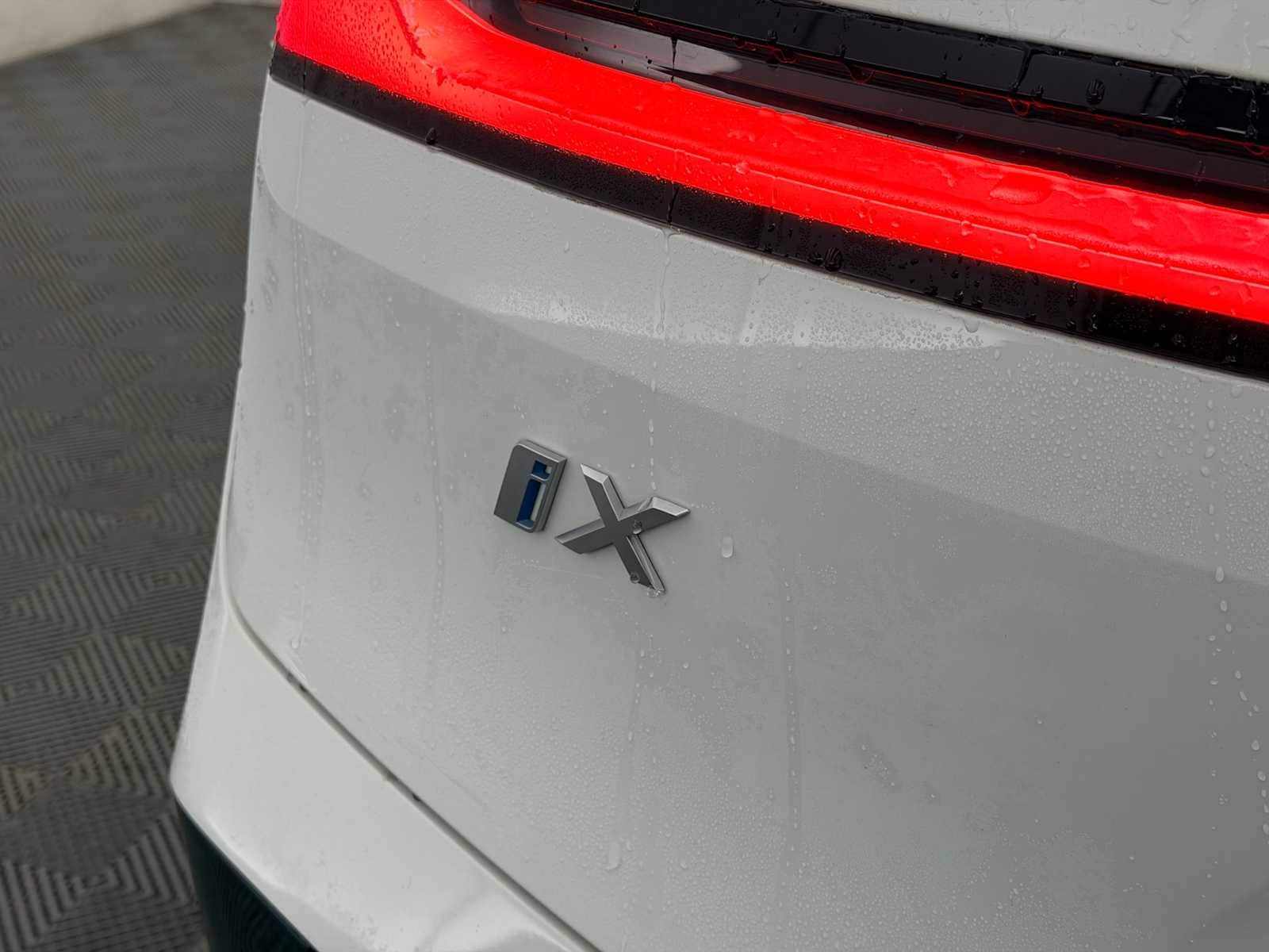 Thumbnail: 2023 BMW iX - 13