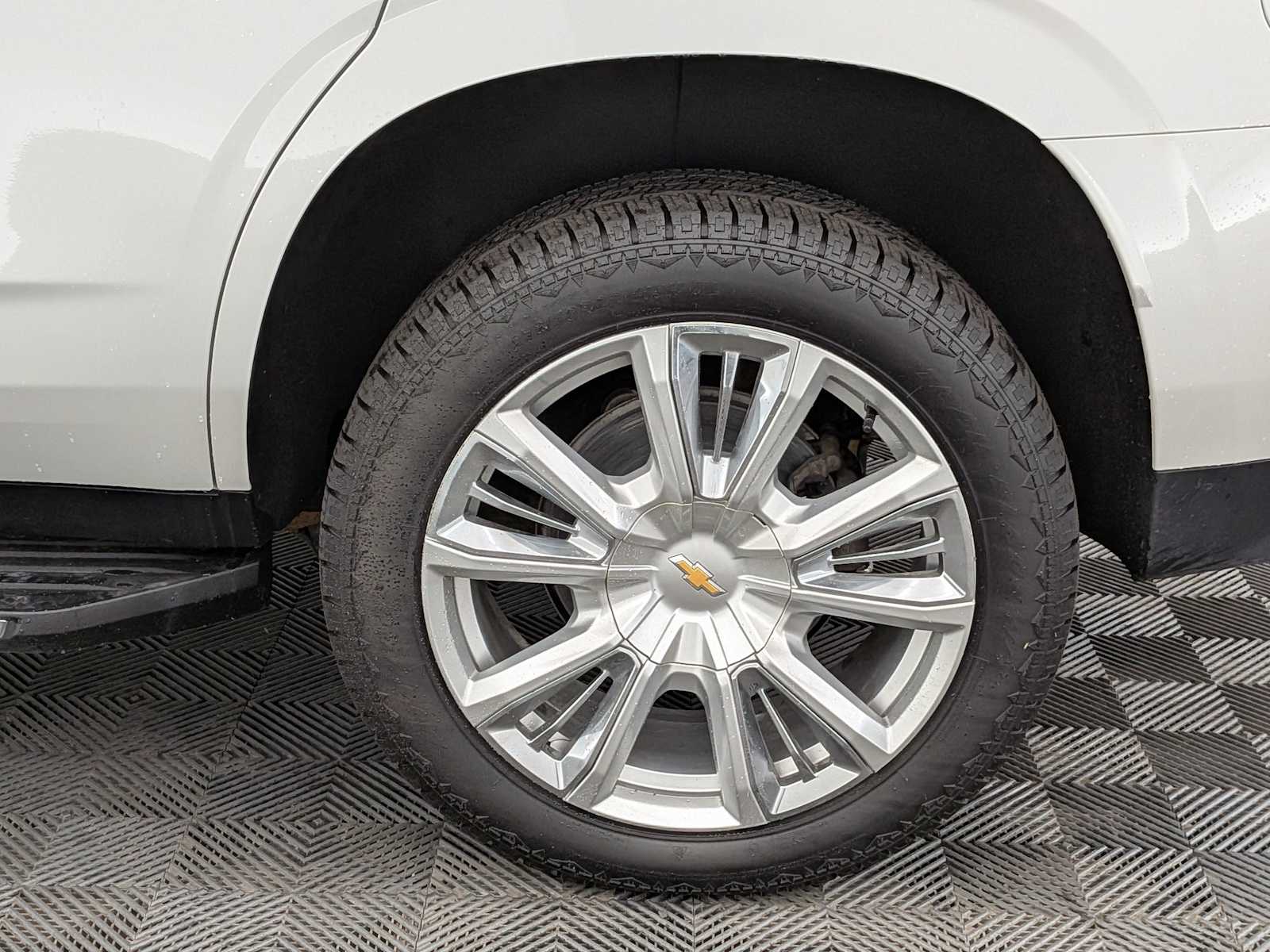 Thumbnail: 2022 Chevrolet Tahoe - 14