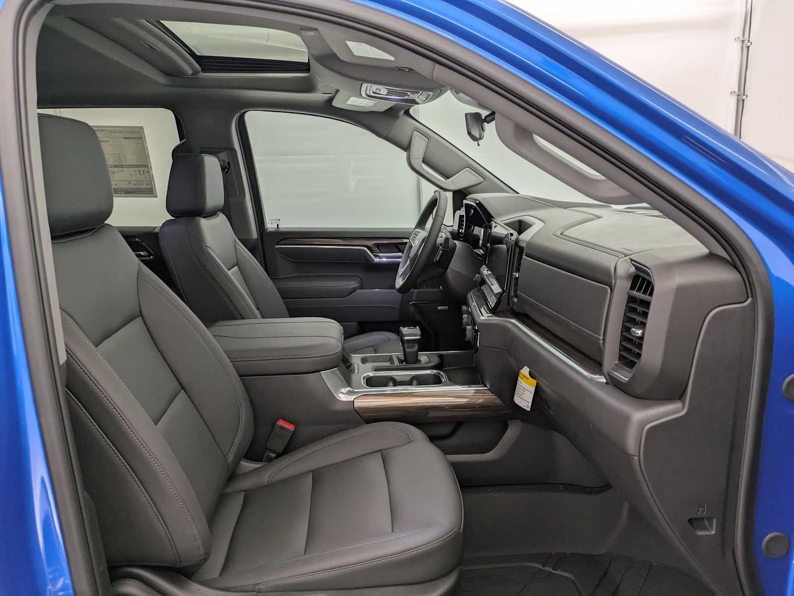 Thumbnail: 2025 Chevrolet Silverado 1500 - 25