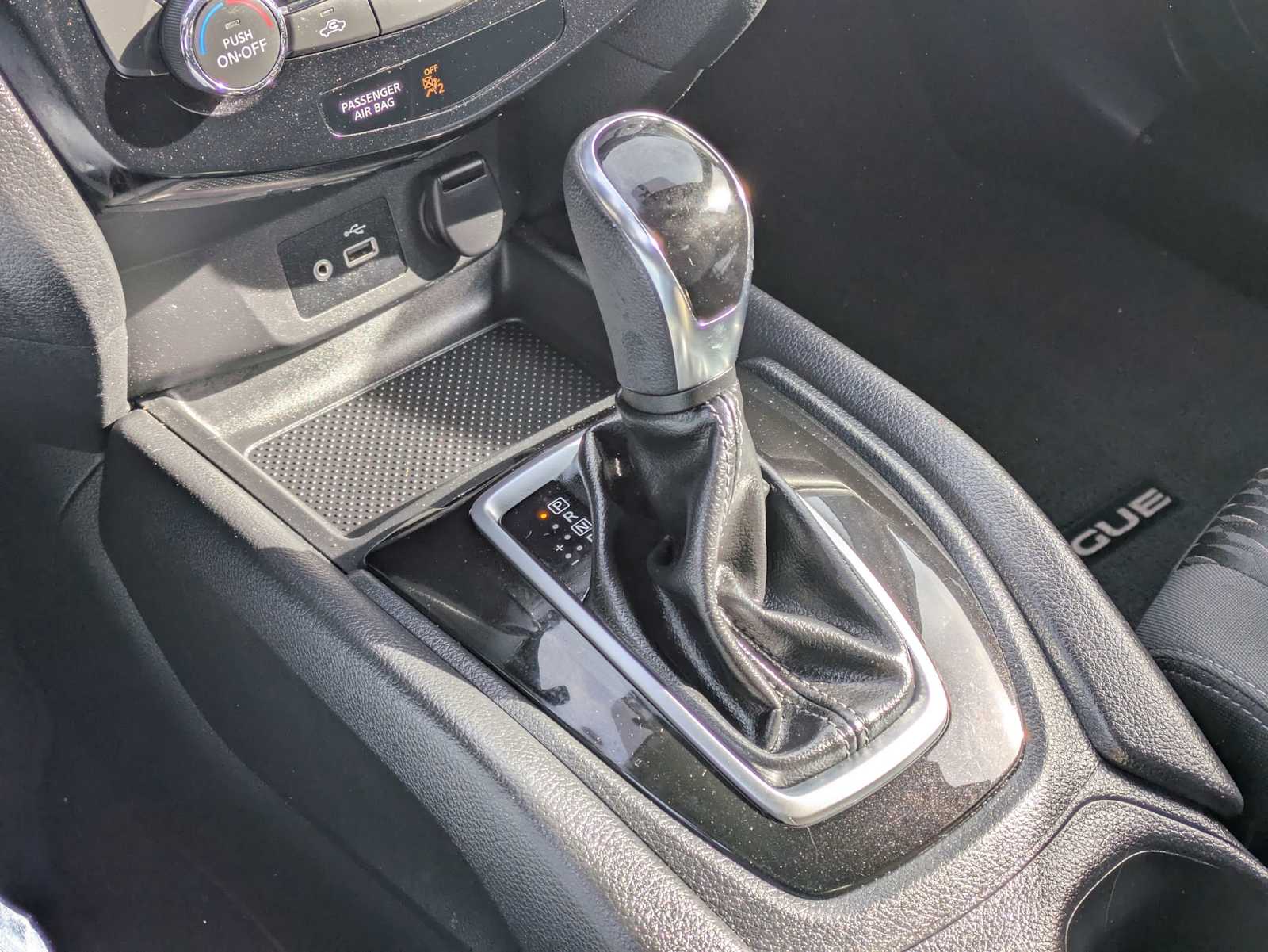 Thumbnail: 2018 Nissan Rogue - 31