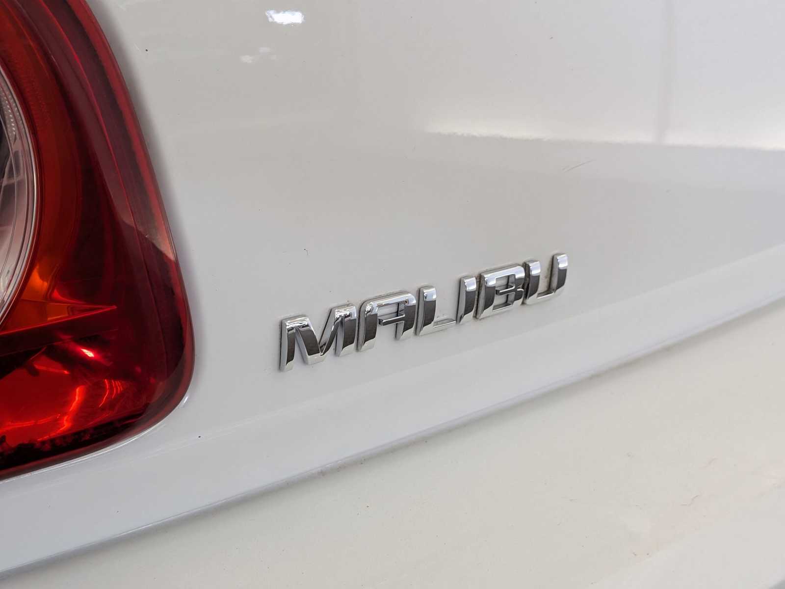 Thumbnail: 2011 Chevrolet Malibu - 12