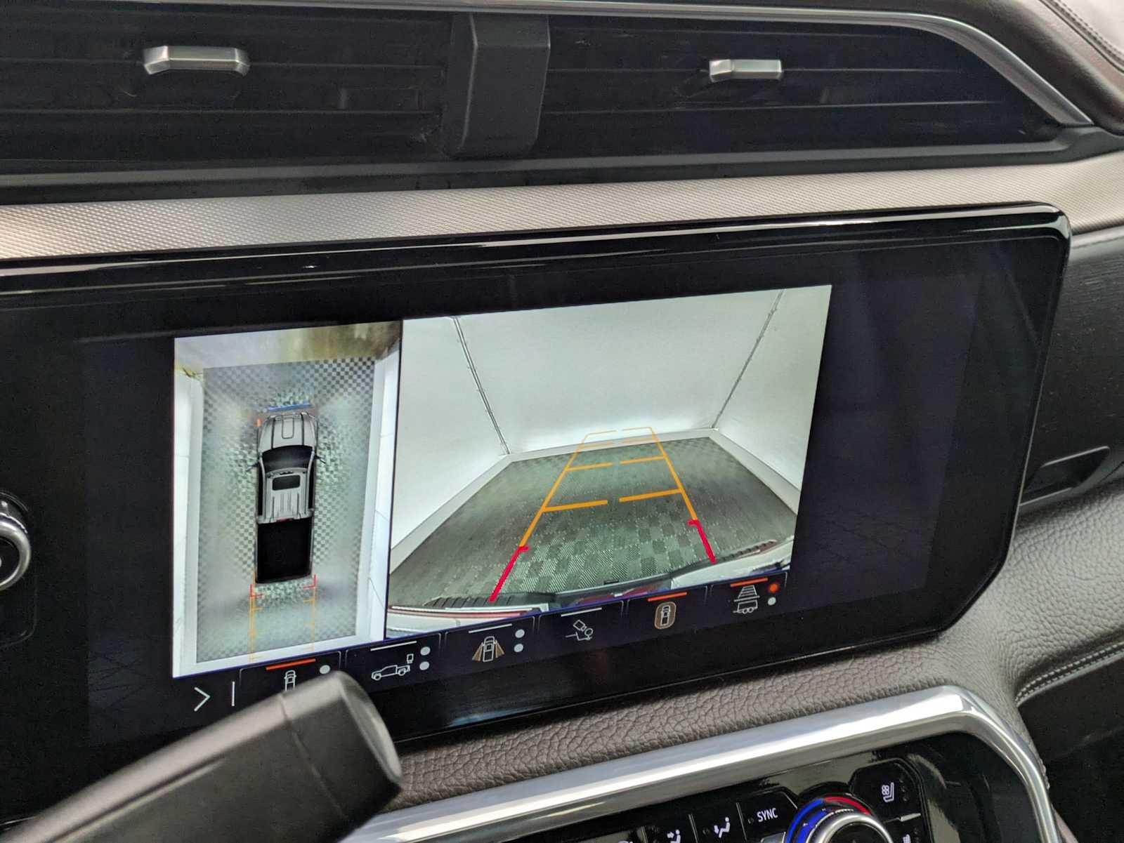 Thumbnail: 2025 GMC Sierra 2500 - 31