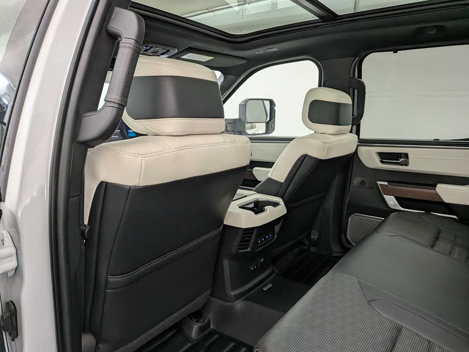 Thumbnail: 2022 Toyota Tundra - 20