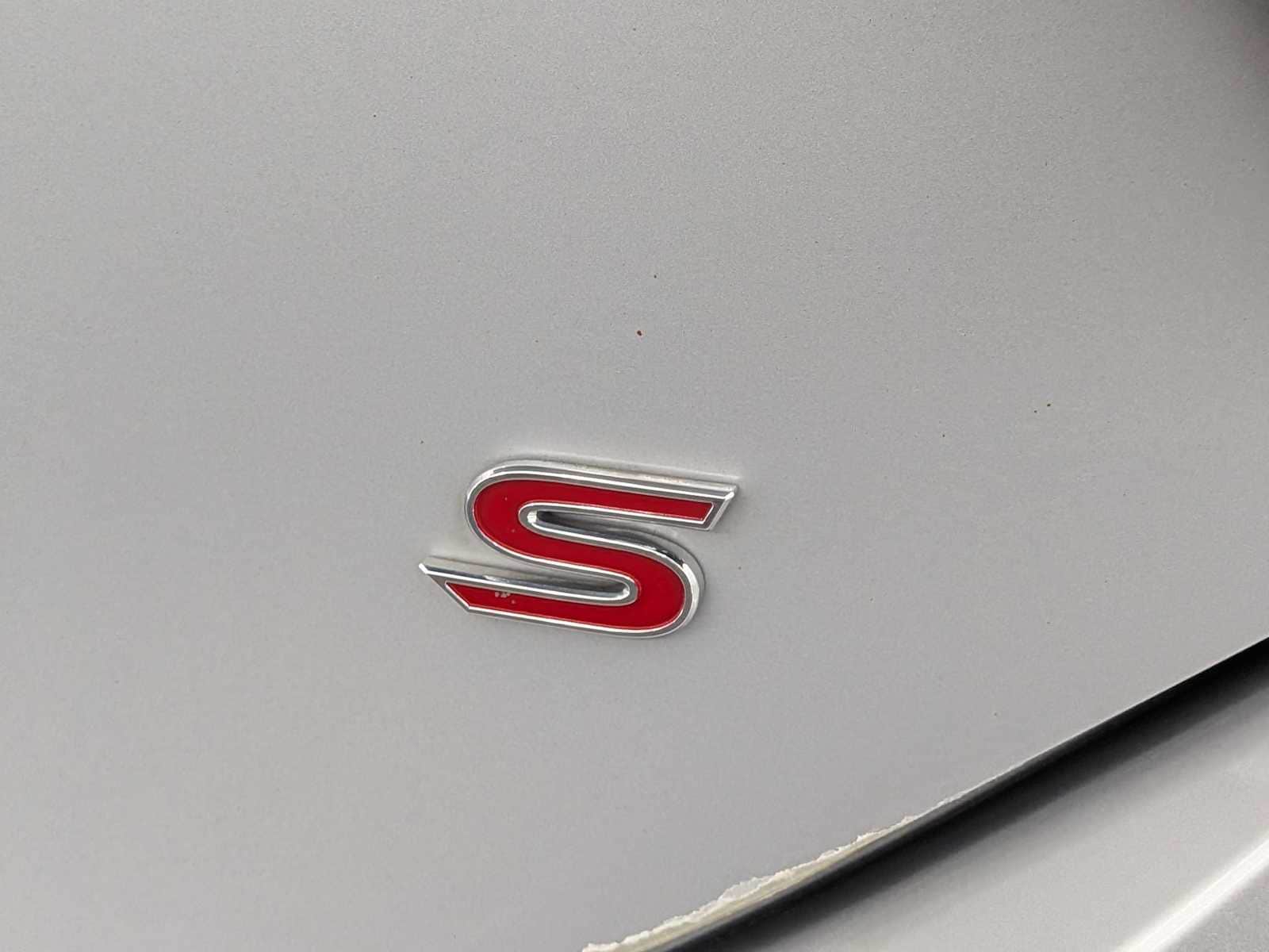 Thumbnail: 2016 Toyota Corolla - 13