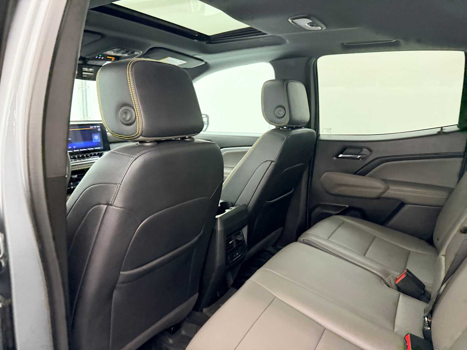 Thumbnail: 2024 Chevrolet Colorado - 19